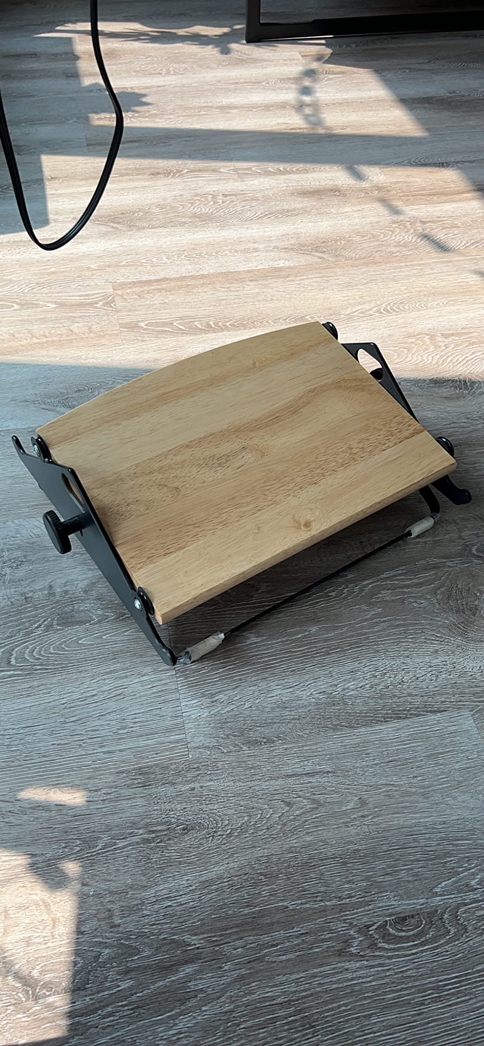 Humanscale FM 300 Foot Machine Footrest (Natural) customer photo 2