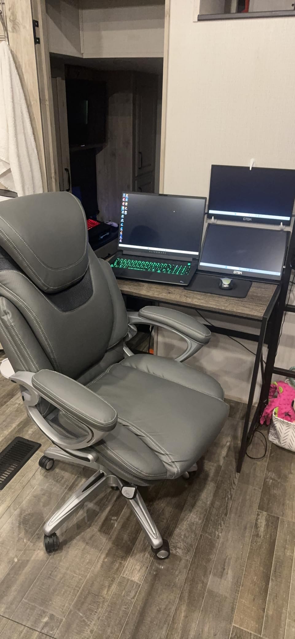 Serta Bryce Executive Office Chair - Ergonomic Computer Desk Chair with Patented AIR Lumbar Technology - Gray customer photo 2