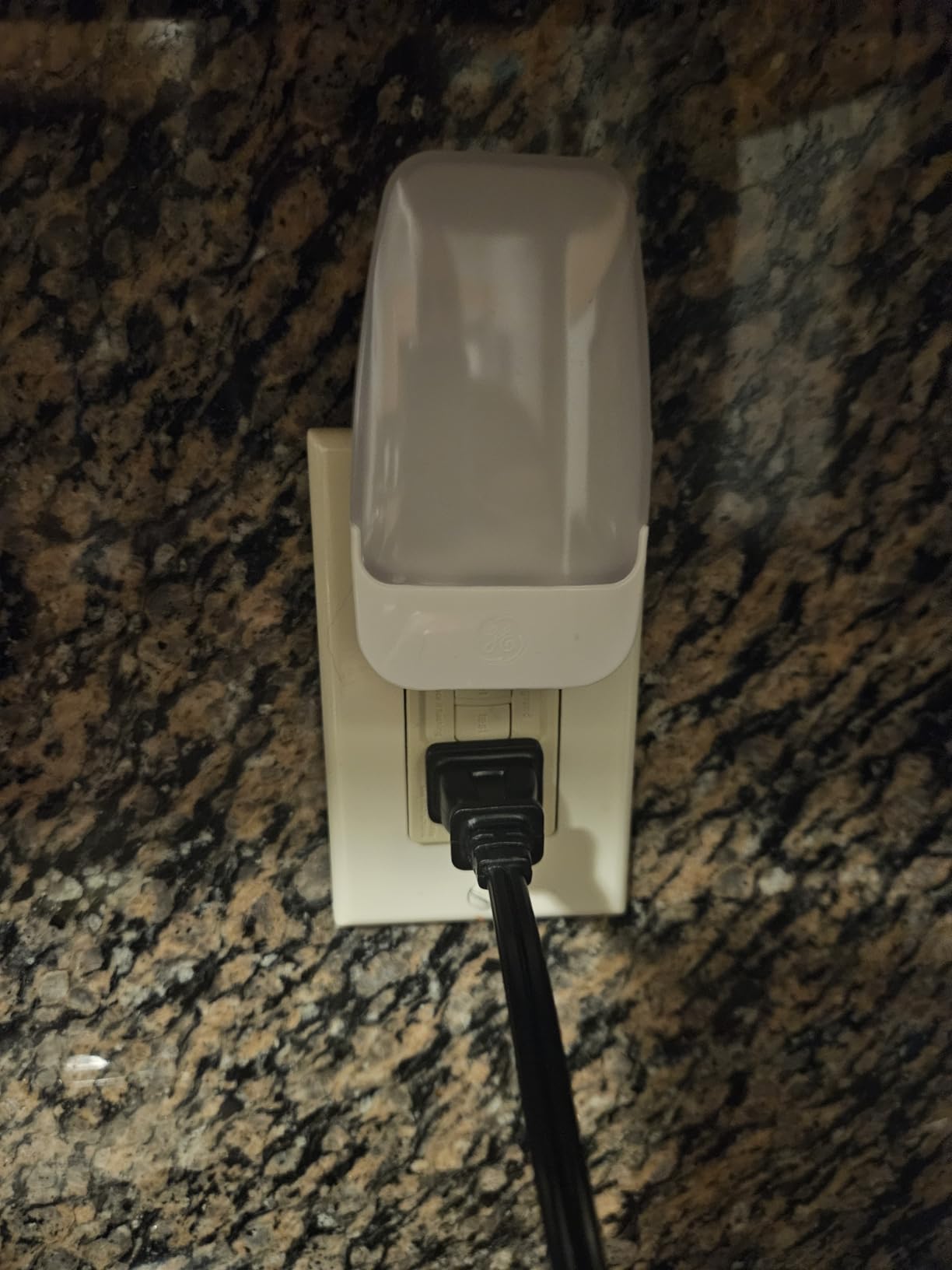 GE LED Night Light, Plug-in, Dusk to Dawn Sensor, Warm White, Ambient Lighting, Ideal Kids Adults Nightlight for Bedroom, Bathroom, Nursery, Hallway, Kitchen, 30966, 2 Pack customer photo 1