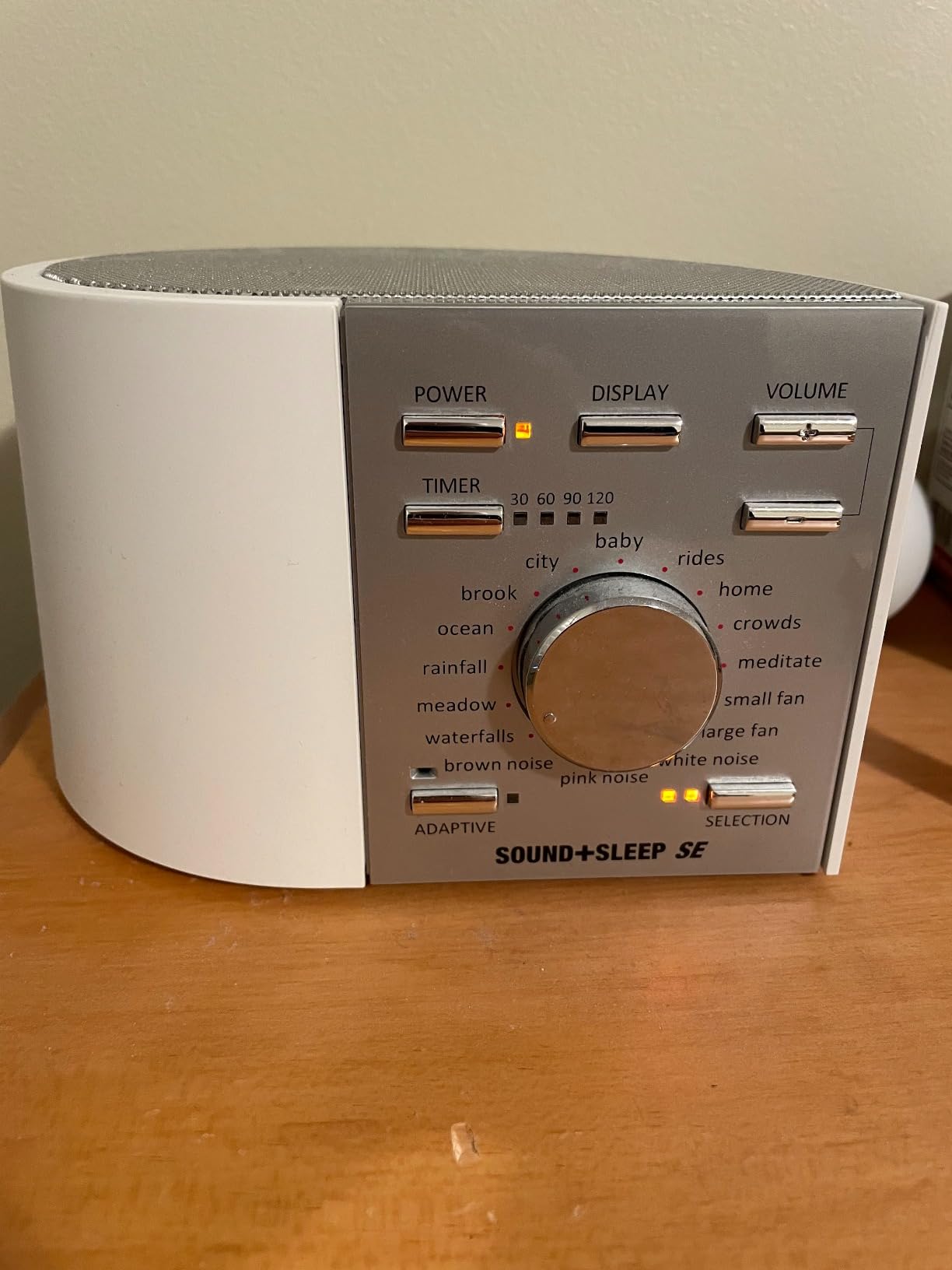 Adaptive Sound Technologies Sound + Sleep SE - White Noise Machine for Focus Support - Convenient Sleep Timer - Built-in Headphone Jack - Precision Volume Settings - Speech Privacy - White customer photo 2