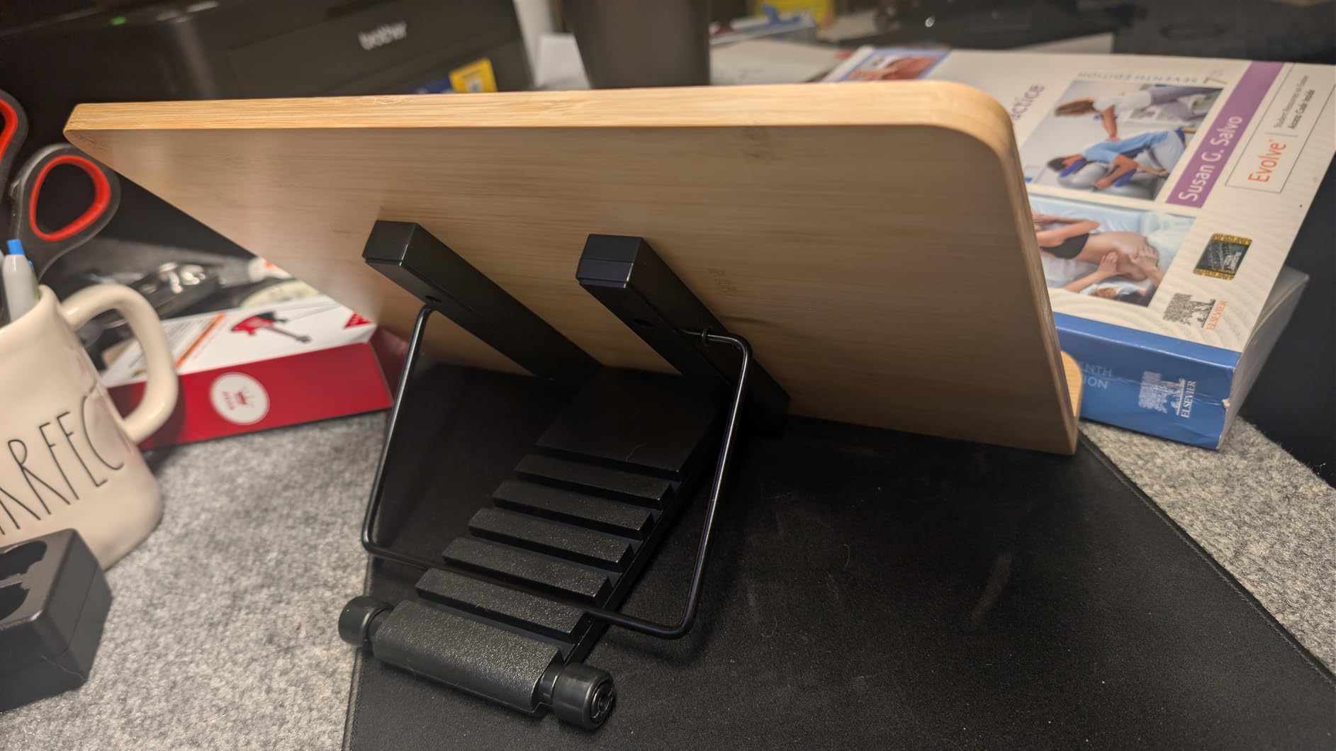 Readaeer Bamboo Book Stand, Large Book Holder with 6 Adjustable Height, Foldable Cookbook Stand Desktop Document Holder for Kitchen & Office (13.4 x 9.3 Inch) customer photo 2