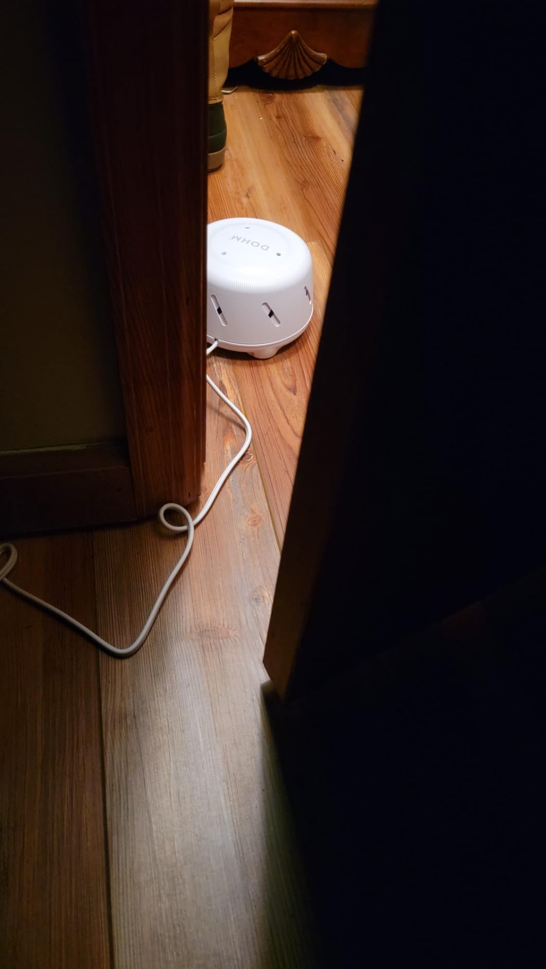 Yogasleep Dohm Uno White Noise Sound Machine, Real Fan Inside for Non-Looping White Noise, Sleep Aid, Office Privacy & Meditation for Adults & Baby, Registry Gift (White) customer photo 1