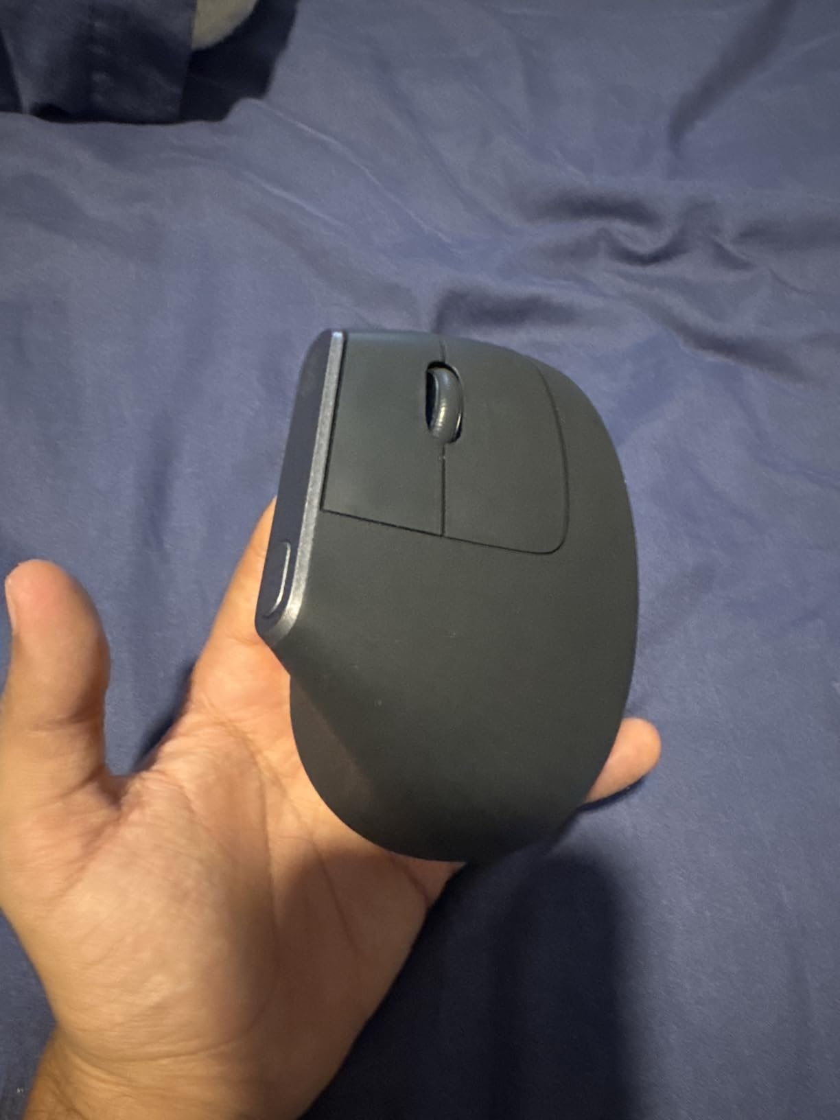 Logitech MX Vertical Advanced Ergonomic Mouse, Wireless via Bluetooth or Included USB Receiver customer photo 1