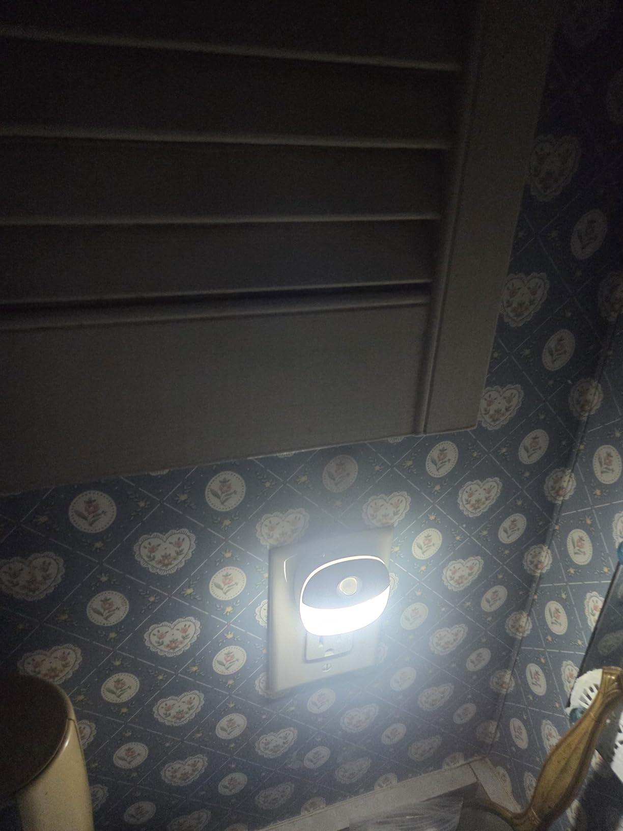 AUVON Plug in Night Light with Motion Sensor and Dusk to Dawn Sensor, Mini Warm White LED Nightlight with 1-50 lm Adjustable Brightness for Bathroom, Hallway, Stairs, Bedroom, Kitchen, 4 Packs customer photo 2