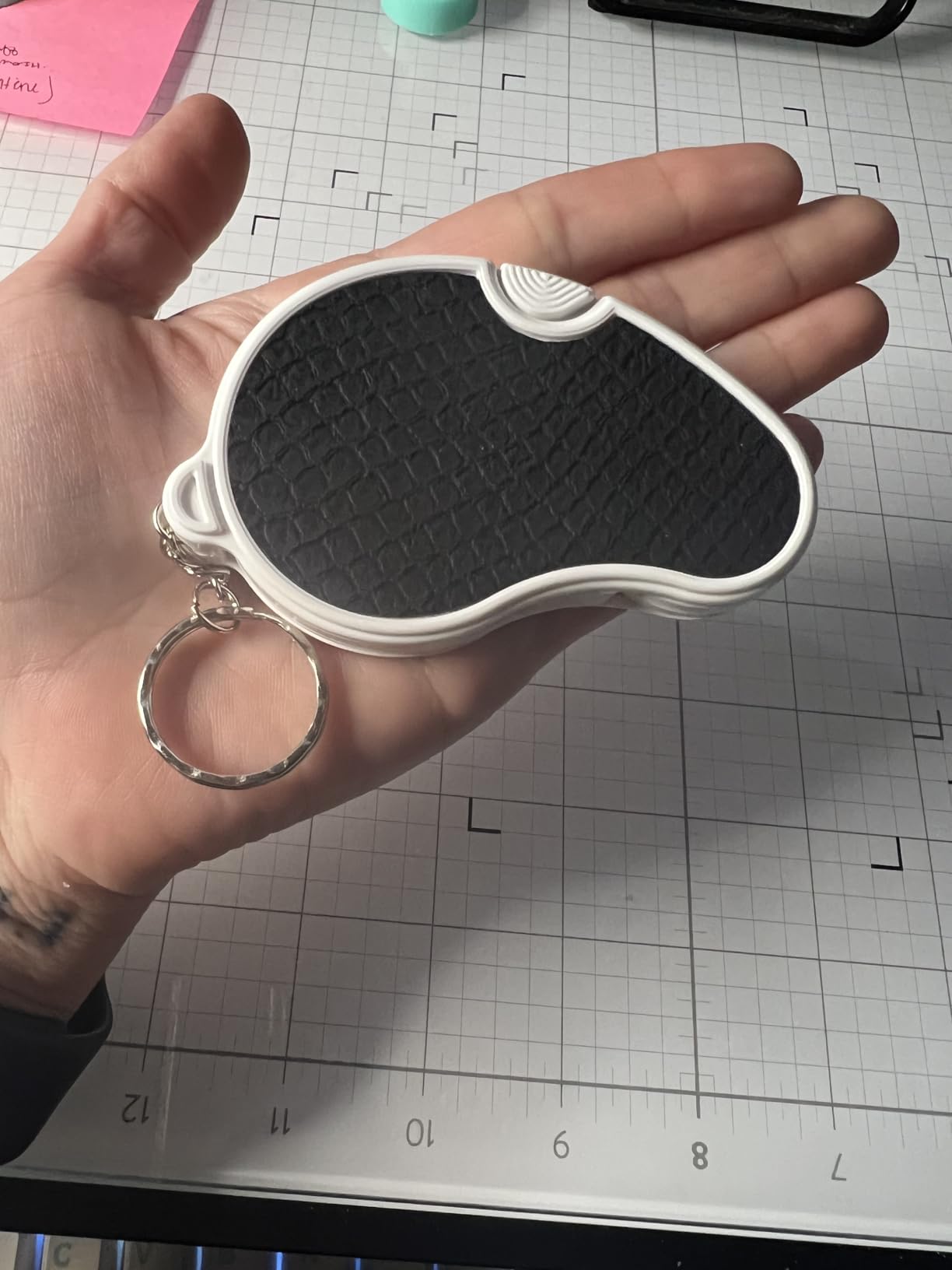 TECHSHARE Magnifying Glass with Light, Lighted Magnifying Glass, Handheld Pocket Magnifier Small Illuminated Folding Hand Held Lighted Magnifier for Reading Coins Hobby Travel - 45 Mm Diameter customer photo 1