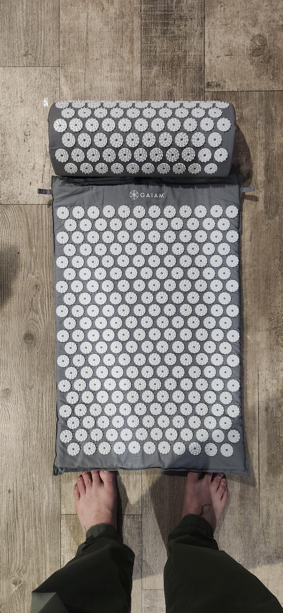 Gaiam Acupressure Mat & Pillow Set, Neck, Shoulder & Back | Acupuncture-Style Stimulation | Multi-Point Pressure | Home Relaxation Use customer photo 1
