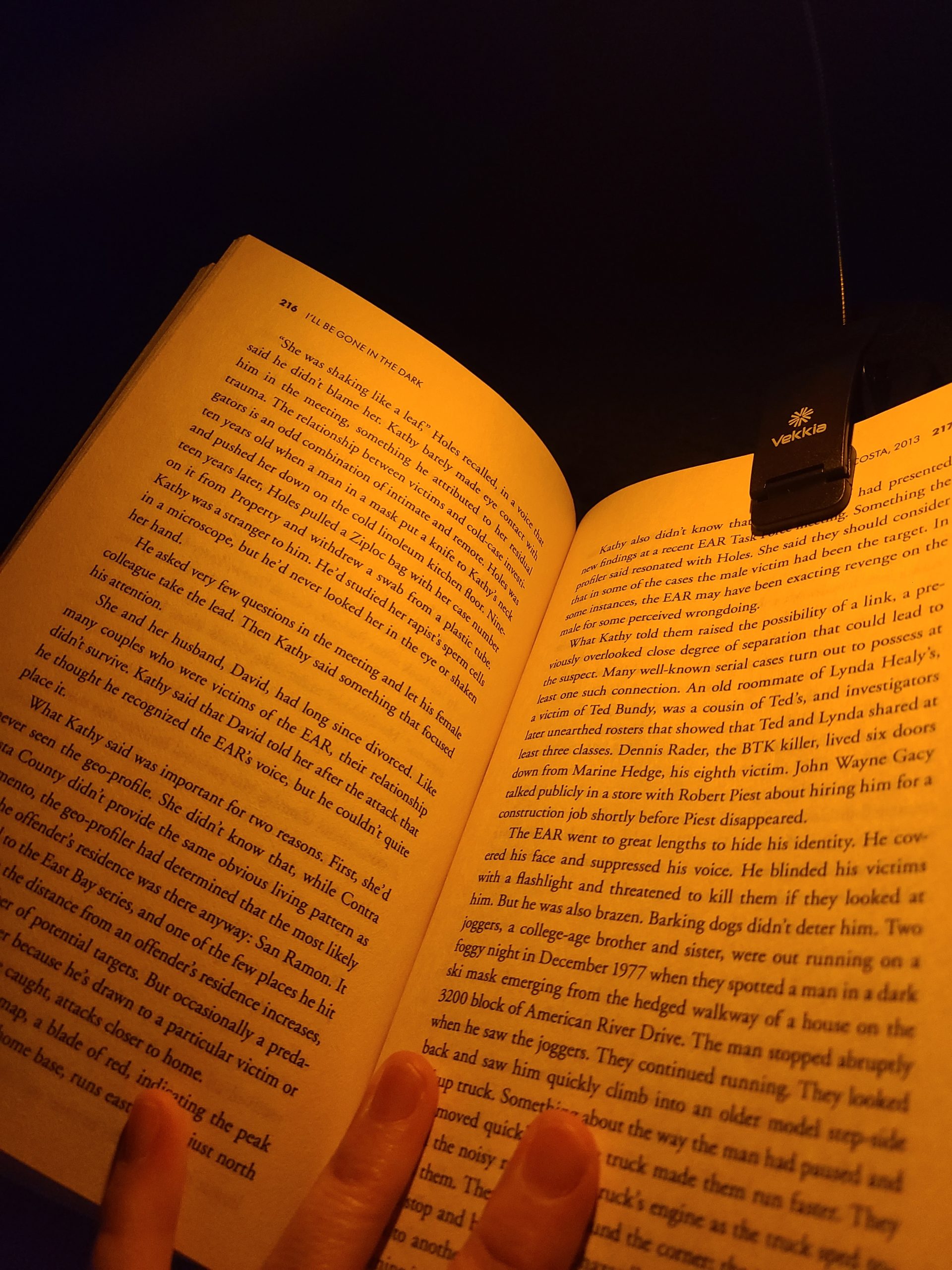 Vekkia Amber Rechargeable 7 - Led Eye - Care Book Light with Blue - Light Blocking, 3 Levels, 1600K for Eye - Friendly Use. Offers Up to 70 Hours of Reading customer photo 1