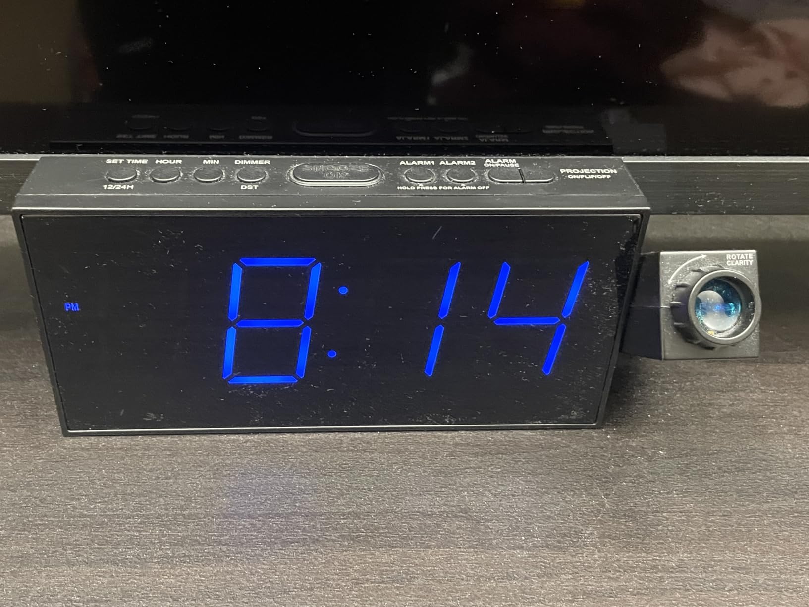 Digital Projection Alarm Clocks for Bedrooms - Large LED Display, 180 Rotatable Projector, 5-Level Dimmer,USB Charger,Battery Backup,Loud Dual Alarms for Kids Elderly,Heavy Sleepers,Snooze,12/24H,DST customer photo 1