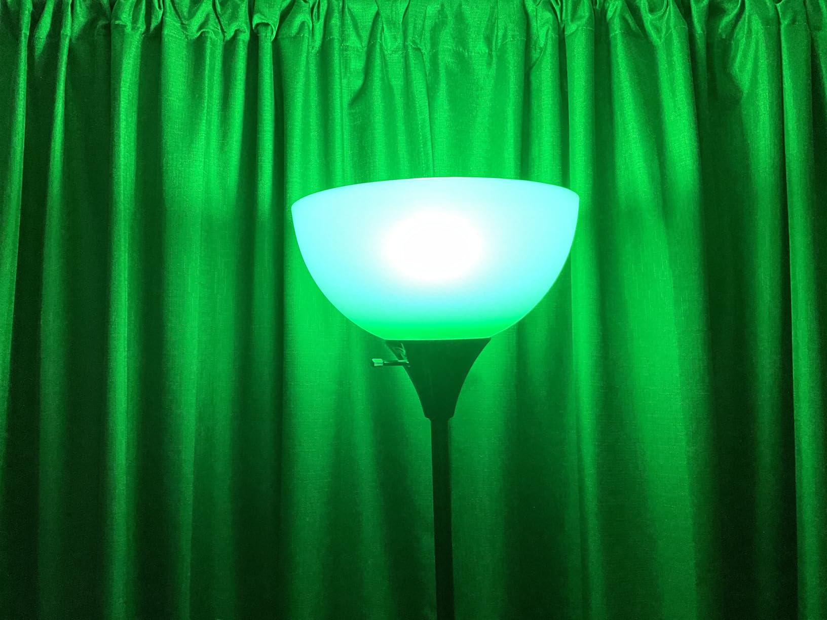 Norb NorbRELIEF Green Light Therapy Bulb | Soothing LED Green Light Bulb for Sensitivity, Migraine & Pain Relief | Flicker-Free & Narrow-Band Spectrum | Dimmable A19 E26 Lamp | USA Patented customer photo 1