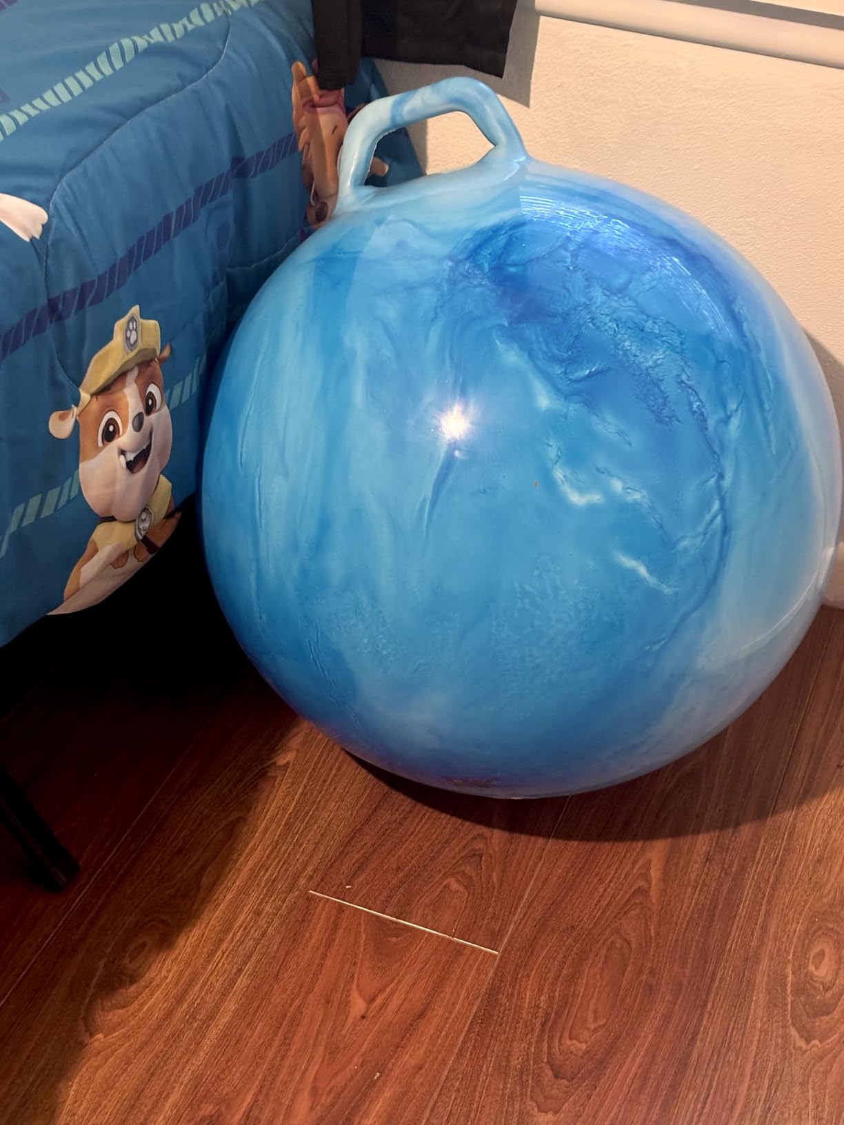 AppleRound Hippity Hoppity Hopball with Pump - Sit-On Bouncy Exercise Ball with Handle, 18 inch / 45 cm for Kids Ages 3-7, Cloud Colors (Red & Blue) customer photo 1