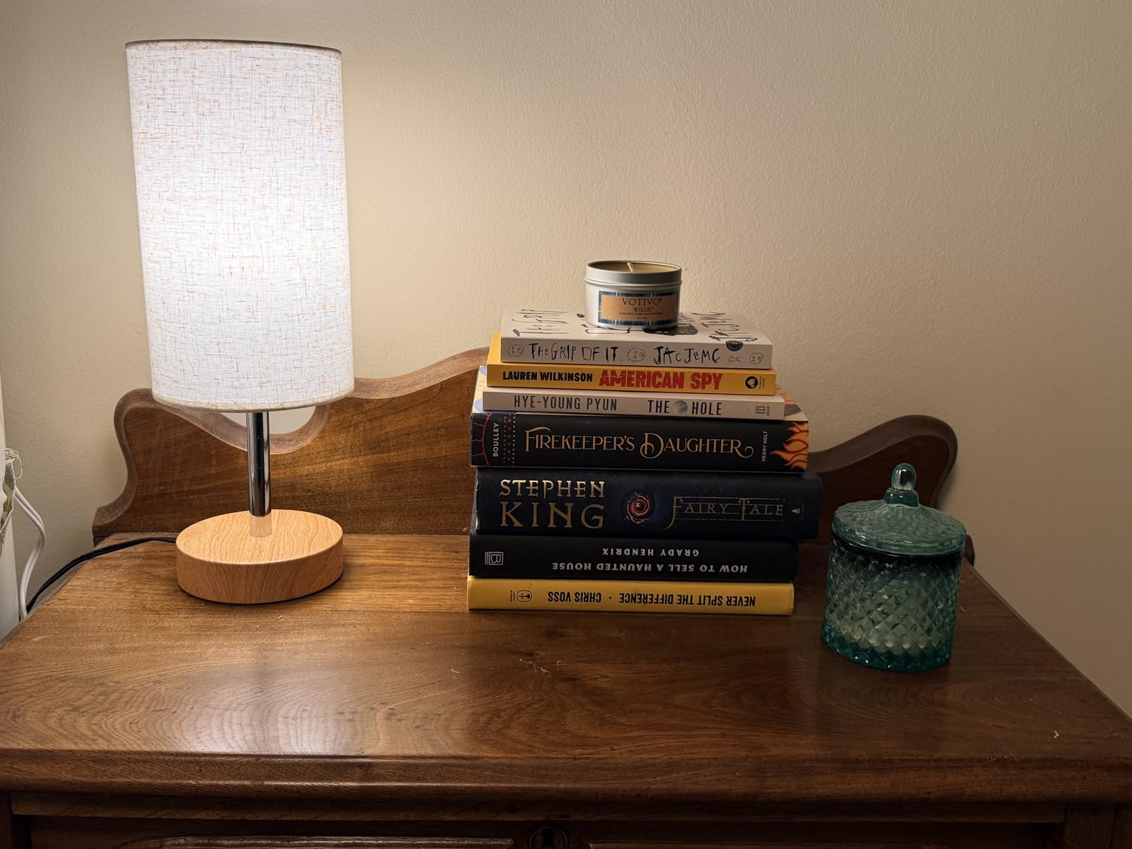 Yarra-Decor Bedside Table Lamp with USB Ports - Touch Control for Bedroom 3 Way Dimmable Nightstand Lamp with Round Fabric Shade for Living Room, Dorm, Home Office, Corded Electric, Without Battery customer photo 1