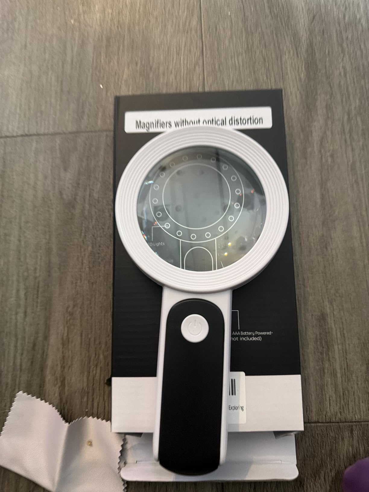 JMH Magnifying Glass with Light, Handheld Large Magnifying Glass 18LED Cold and Warm Light with 3 Modes, Illuminated Lighted Magnifier for Seniors Reading, Coins, Jewelry customer photo 2