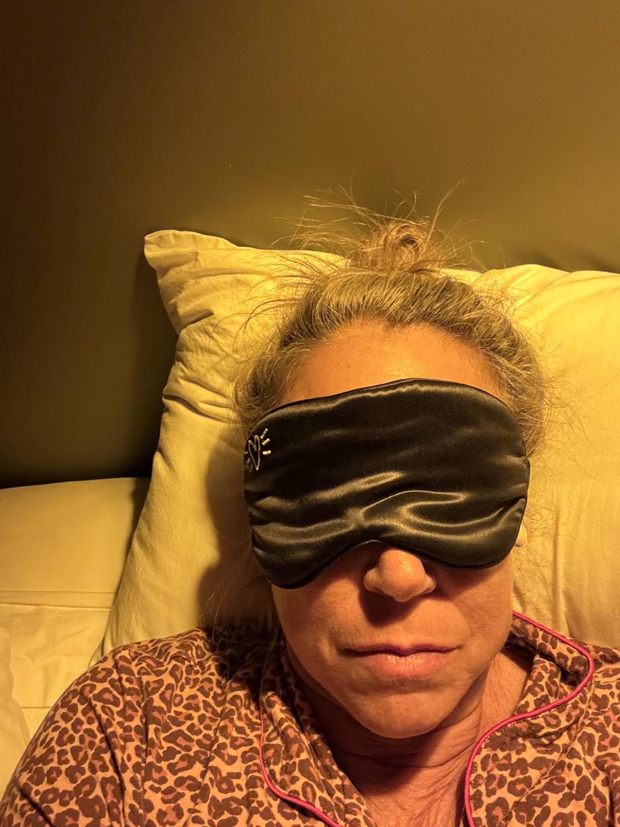 SUNDAYSILKS Exclusive Mulberry Silk Sleep Mask | Soft Eye Covers, Blackout Sleeping Mask for Women & Men | Silk Eye Mask for Sleep, Travel, and Relaxation | Antifaz para Dormir [Nude Champagne] customer photo 2