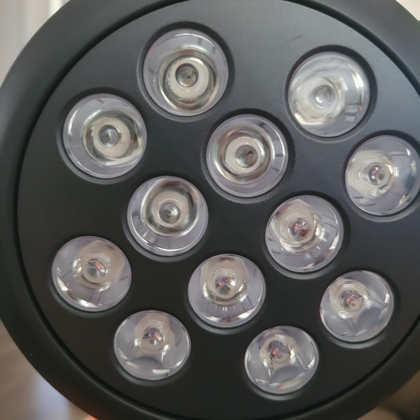 hooga Green Light Therapy Bulb Power Cord Included. 525 nm Wavelength. 12 LEDs. High Irradiance, Can Improve Skin Pigmentation and Fine Lines, and Anti Aging. Migraine and Pain Relief. customer photo 1