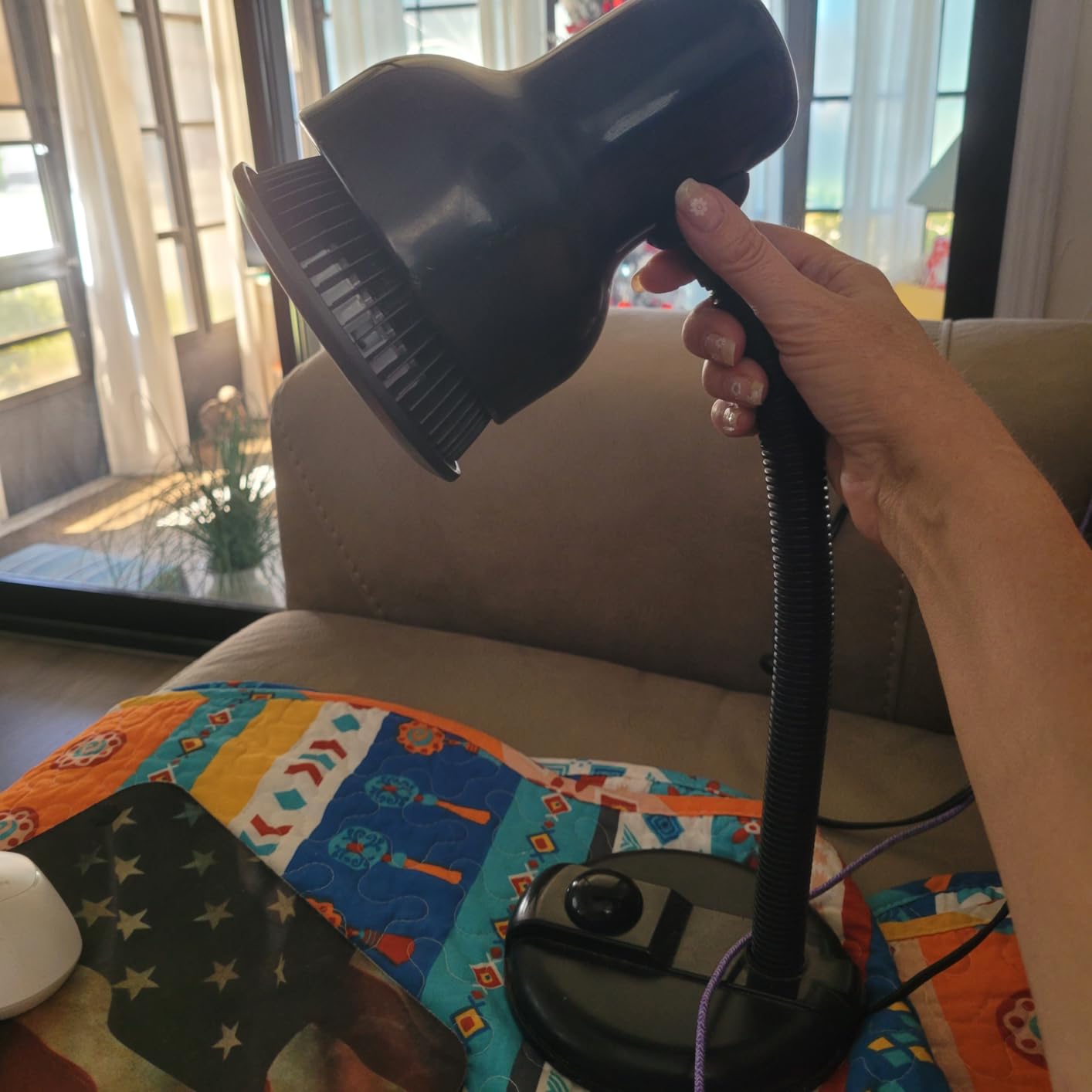 hooga Green Light Therapy Bulb Power Cord Included. 525 nm Wavelength. 12 LEDs. High Irradiance, Can Improve Skin Pigmentation and Fine Lines, and Anti Aging. Migraine and Pain Relief. customer photo 2