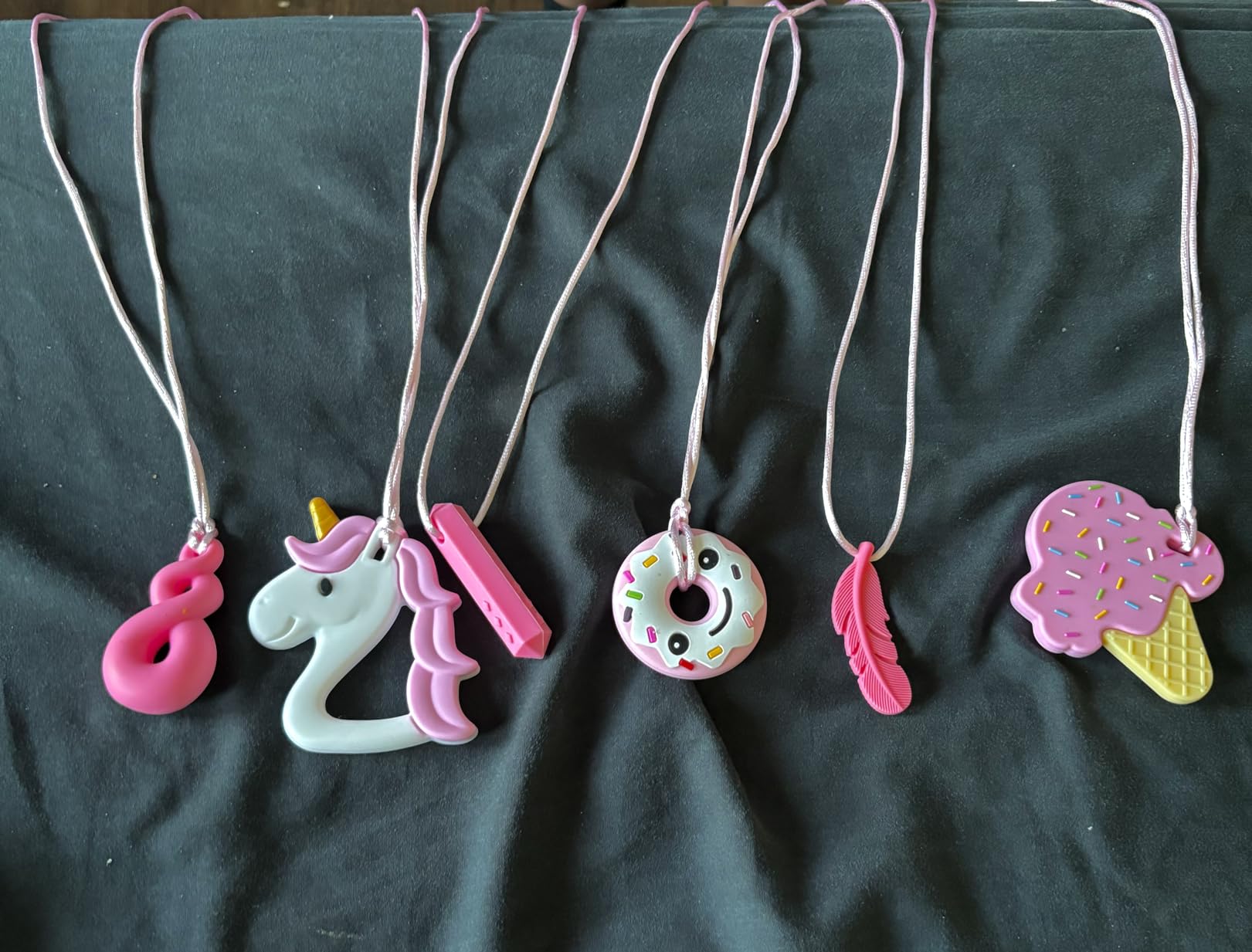 Sensory Chew Necklaces for Girls, 6 Pack Autism Teething Necklace Chew Toys Sensory for Kids with ADHD or Special Need, Silicone Chewable Necklaces Reduces Chewing Fidgeting for Children Adults Chewer customer photo 1