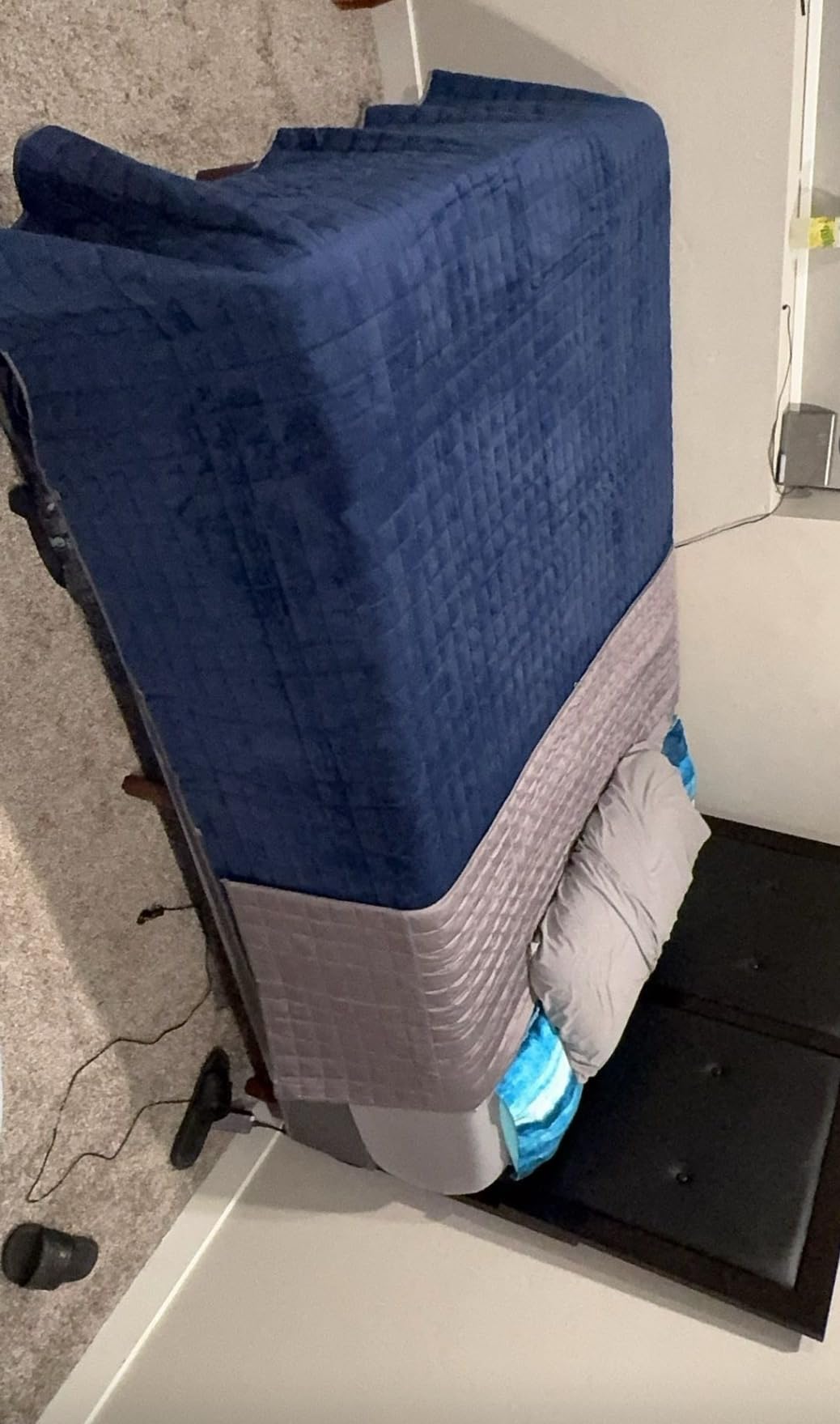 YnM Exclusive Weighted Blanket, Cooling & Cozy Velvet Dual-Sided, Smallest Compartments with Glass Beads, Ideal for One Person of 190lbs on Queen/King Bed (60x80 Inches, 20 Pounds, Blue/Grey) customer photo 1