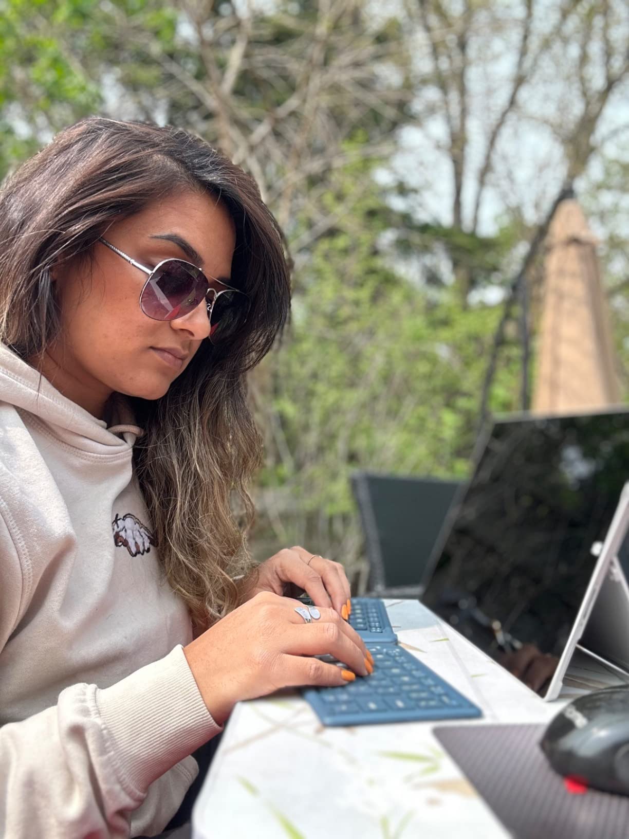 Targus Ergonomic Foldable Bluetooth Keyboard - Pocket-Sized, Split Ergonomic Design, Multi-Device Wireless Keyboard with DefenseGuard Protection - PKF00302US customer photo 1