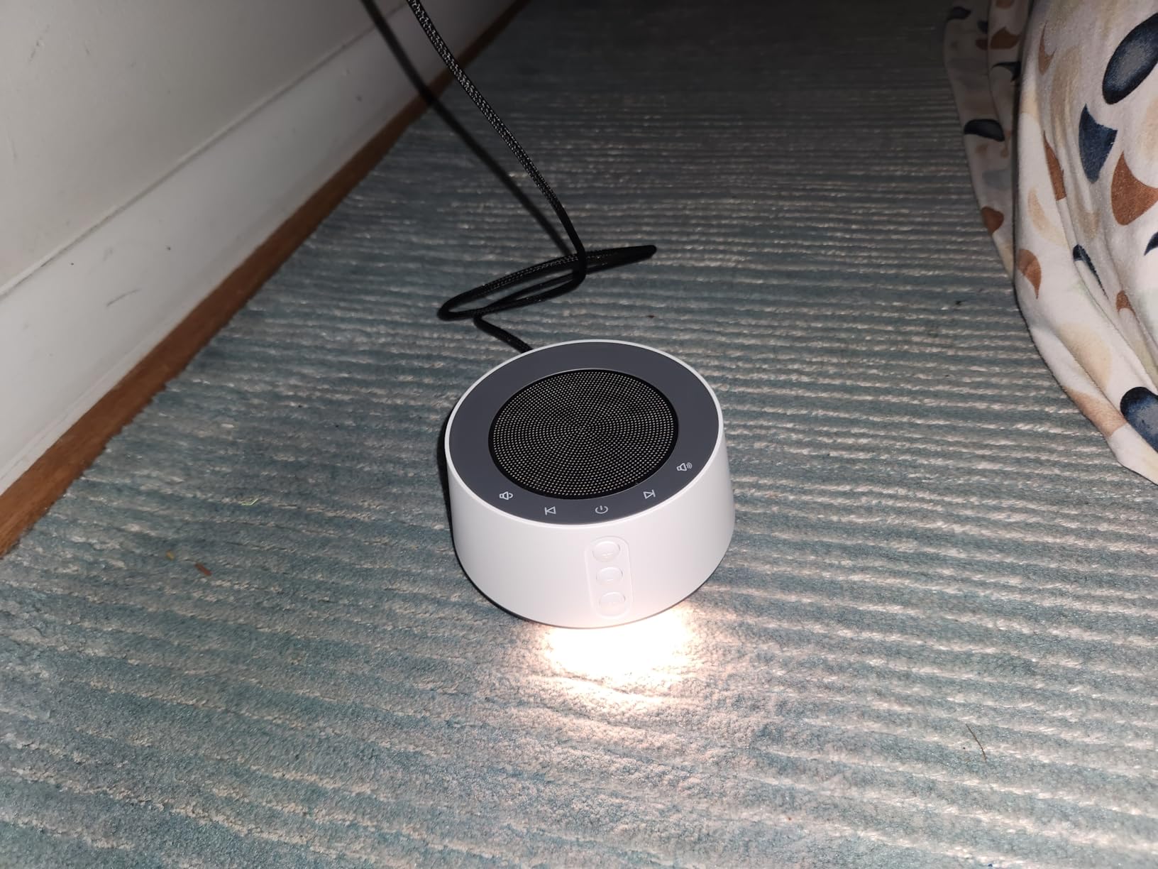 White Noise Sound Machine with 20 Soothing Sounds, 10 Colors Night Light Sleep Machines Home Office Travel, 5 Timers and Memory Feature Sound Machine for Nursery Baby Kids Adults (White) customer photo 2