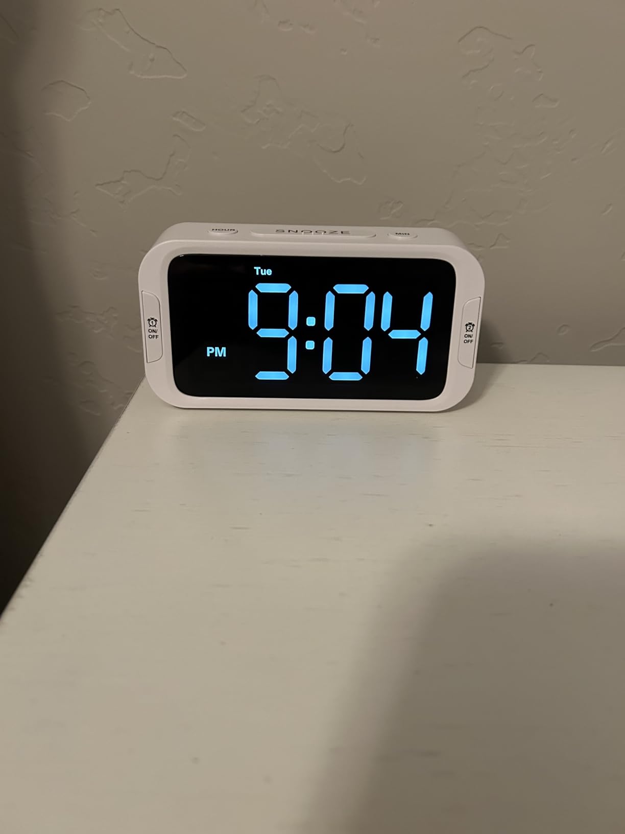 Odokee Digital Dual Alarm Clock for Bedroom, Easy to Set, 0-100% Dimmer, USB Charger, 5 Sounds Adjustable Volume, Weekday/Weekend Mode, Snooze, 12/24Hr, Battery Backup, Compact for Bedside(Blue) customer photo 2