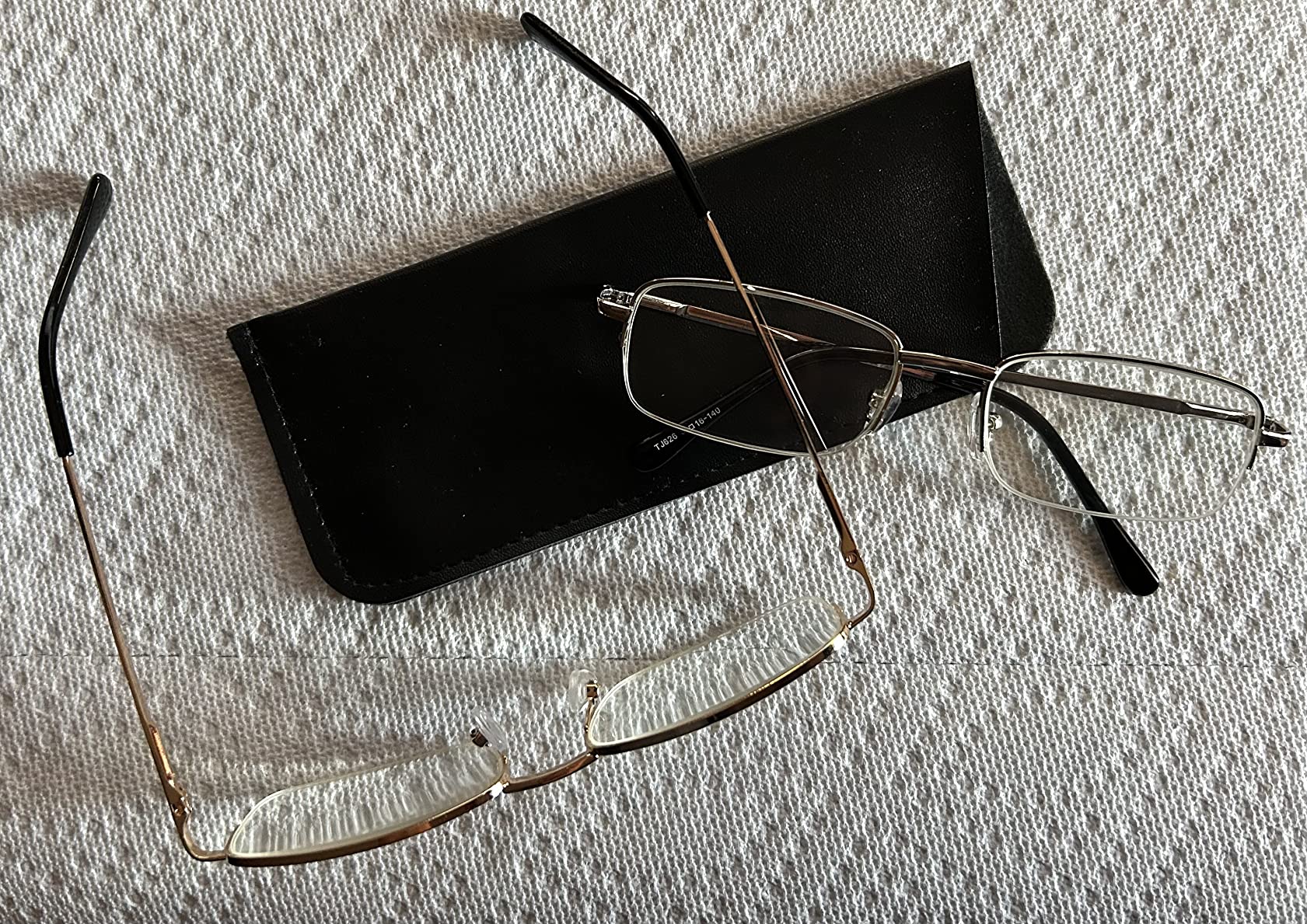 NOVIVON 2.0 Metal Reading Glasses Men - Durable Readers with Blue Light Filtering - Clear Vision customer photo 2