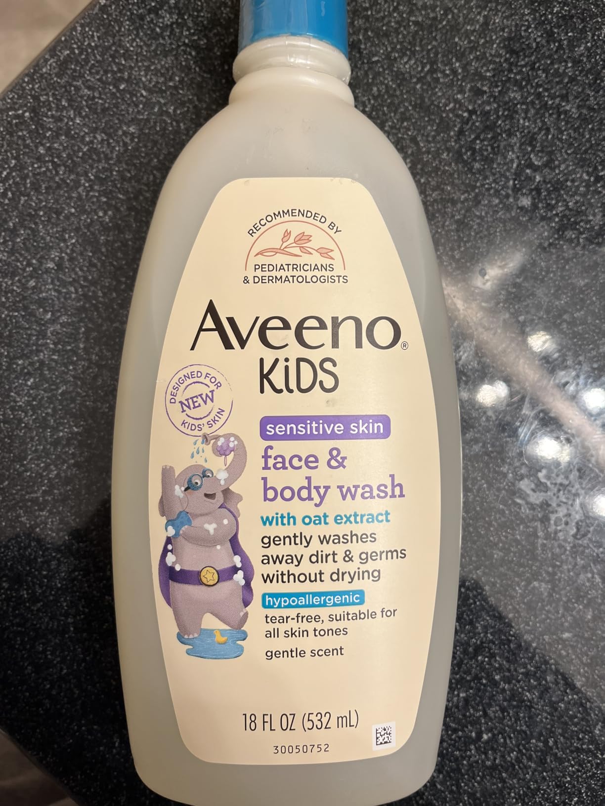 Aveeno Kids Sensitive Skin Face & Body Wash, Nourishing Oat Extract, Hypoallergenic, Sulfate- & Dye-Free, 18 Fl Oz customer photo 2