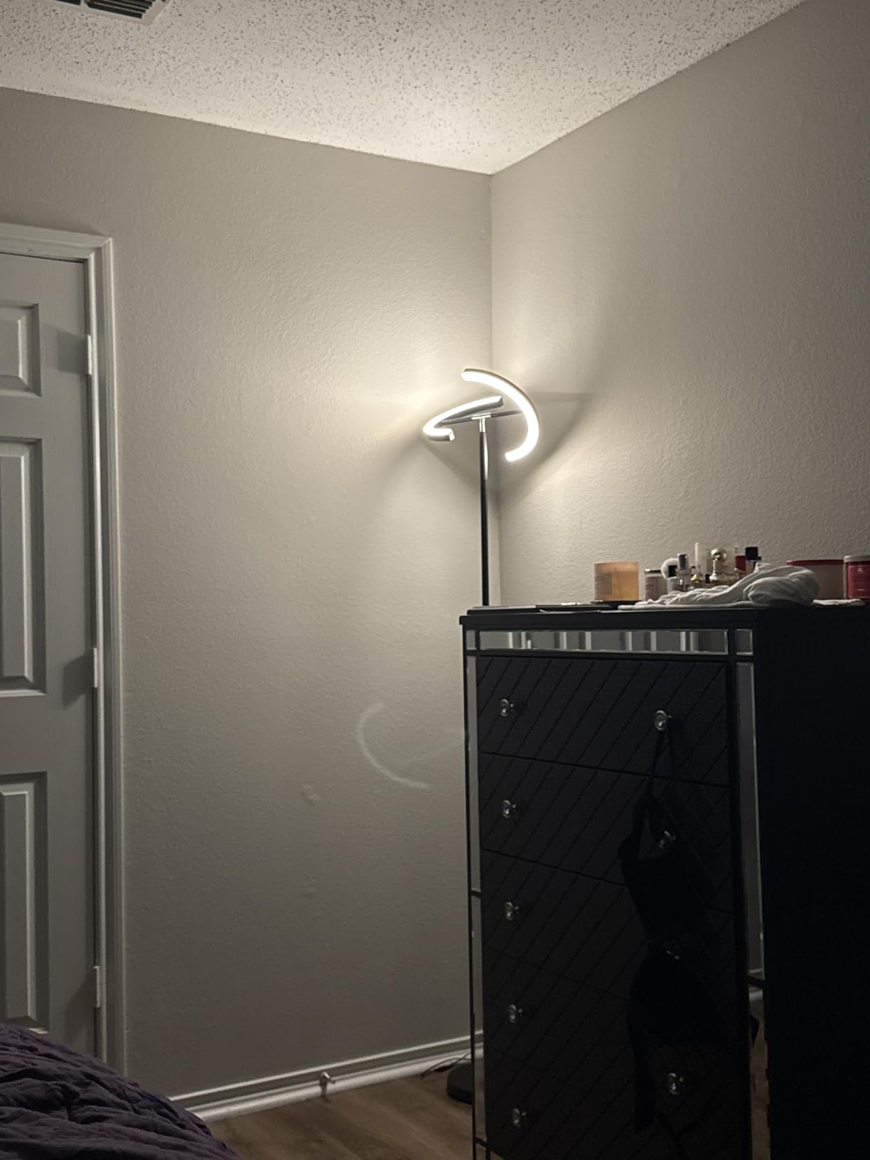 SIBRILLE LED Floor Lamp - Rotatable Standing Lamp with Touch & Remote Control, 3000-6000K, 22W Modern Floor Reading Light, Dimmable Corner Uplighter for Living Room Bedroom Office, Black customer photo 1