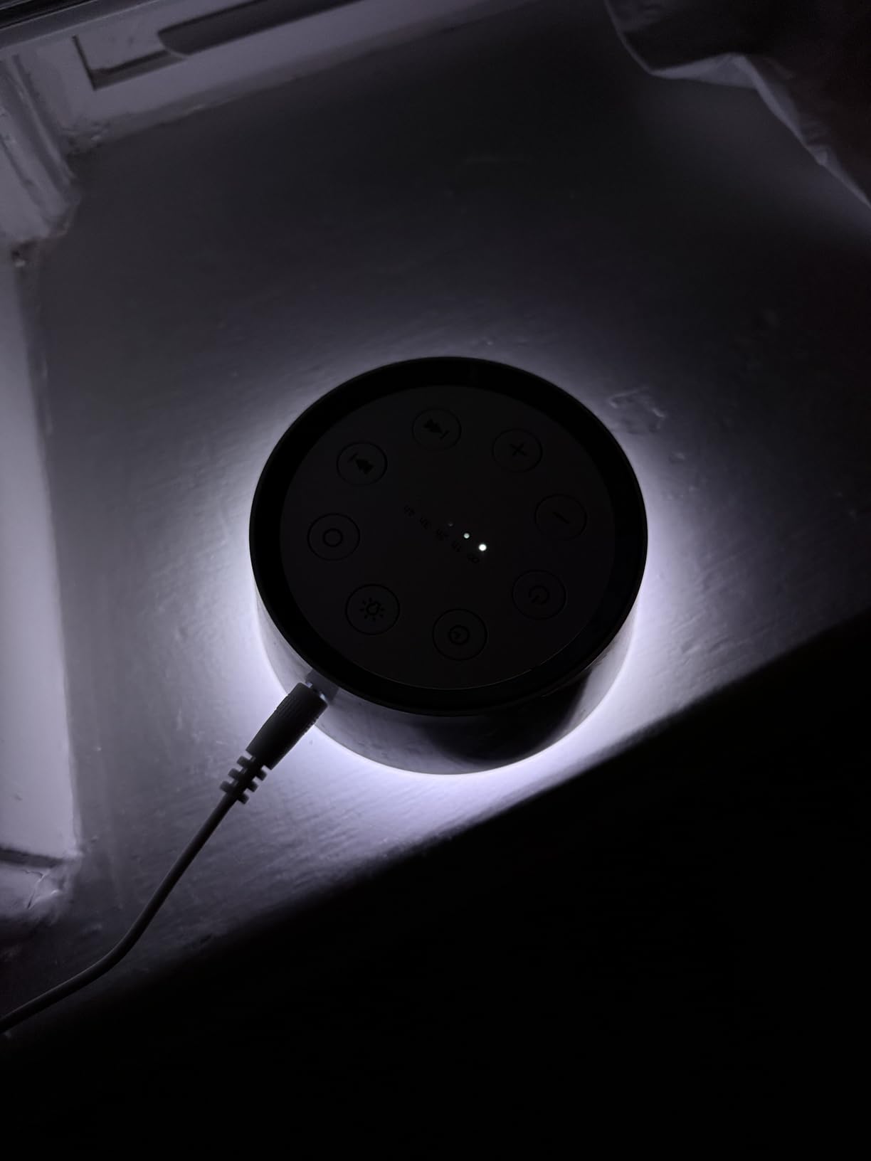 Brown Noise Sound Machine with 30 Soothing Sounds customer photo 1