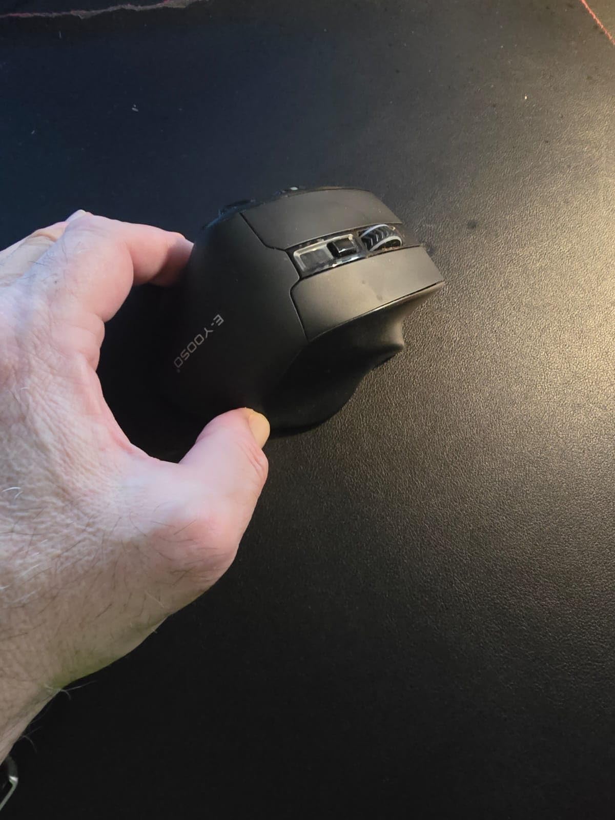 E-YOOSO Large Wireless Mouse for Big Hands, X-31 Cordless Ergo Computer Mouse, 6 Buttons, 5-Level 4800 DPI, 18 Months Battery Life, for Laptop, PC, Chromebook (Black) customer photo 1