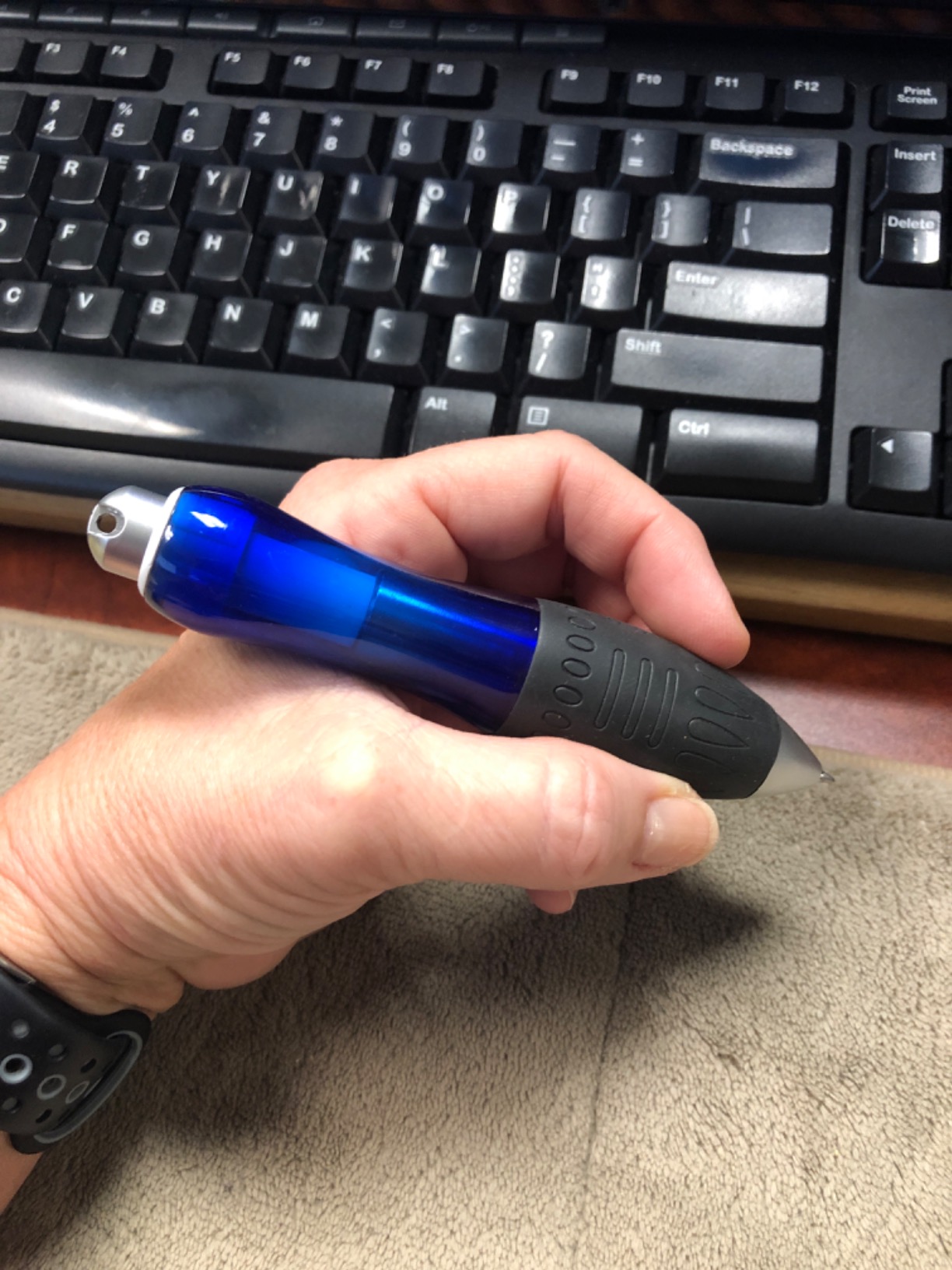 Big Weighted Fat Pens for Parkinsons Patients, Essential Tremors, Arthritis Hand and Low Grip Strength - Heavy Weighted Pen to Help Parkinson's, Carpal Tunnel, Elderly(1 Pack with 4 Extra Ink Refill) customer photo 2