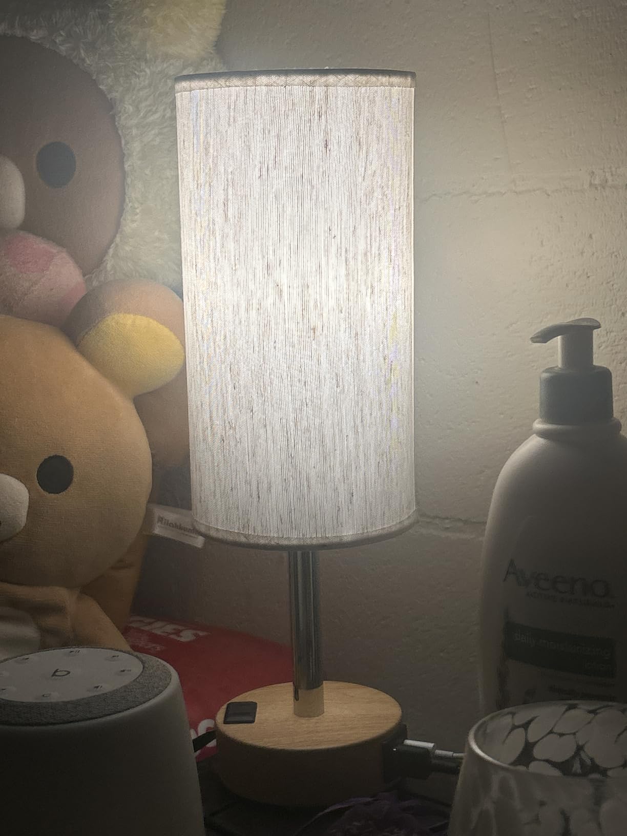 Fenmzee Bedside Table Lamp for Bedroom - 3 Way Dimmable Touch Lamp USB C Charging Ports and AC Outlet, Small Lamp Wood Base Round Flaxen Fabric Shade for Living Room, Desk, LED Bulb Included customer photo 2