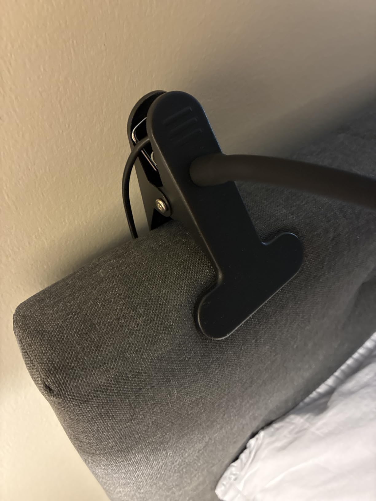 Glocusent 5W Clip on Light, 36LED Eye Caring Reading Light for Bed, 3 Colors & 5 Brightness Clip on Lamp with Adapter, Perfect Reading Light for Bed with Clamp/Bunk Bed/Headboard/Table/Desk customer photo 1