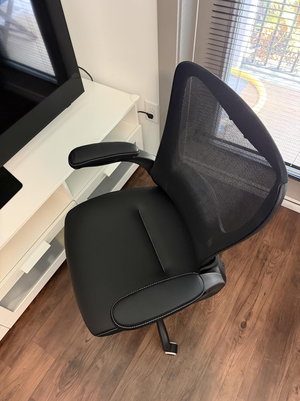 MUXX.STIL Office Chair, Ergonomic Desk Chair with Adjustable Lumbar Support and Flip up Armrest, Breathable Mesh Computer Chair for Home Office, Khaki customer photo 2