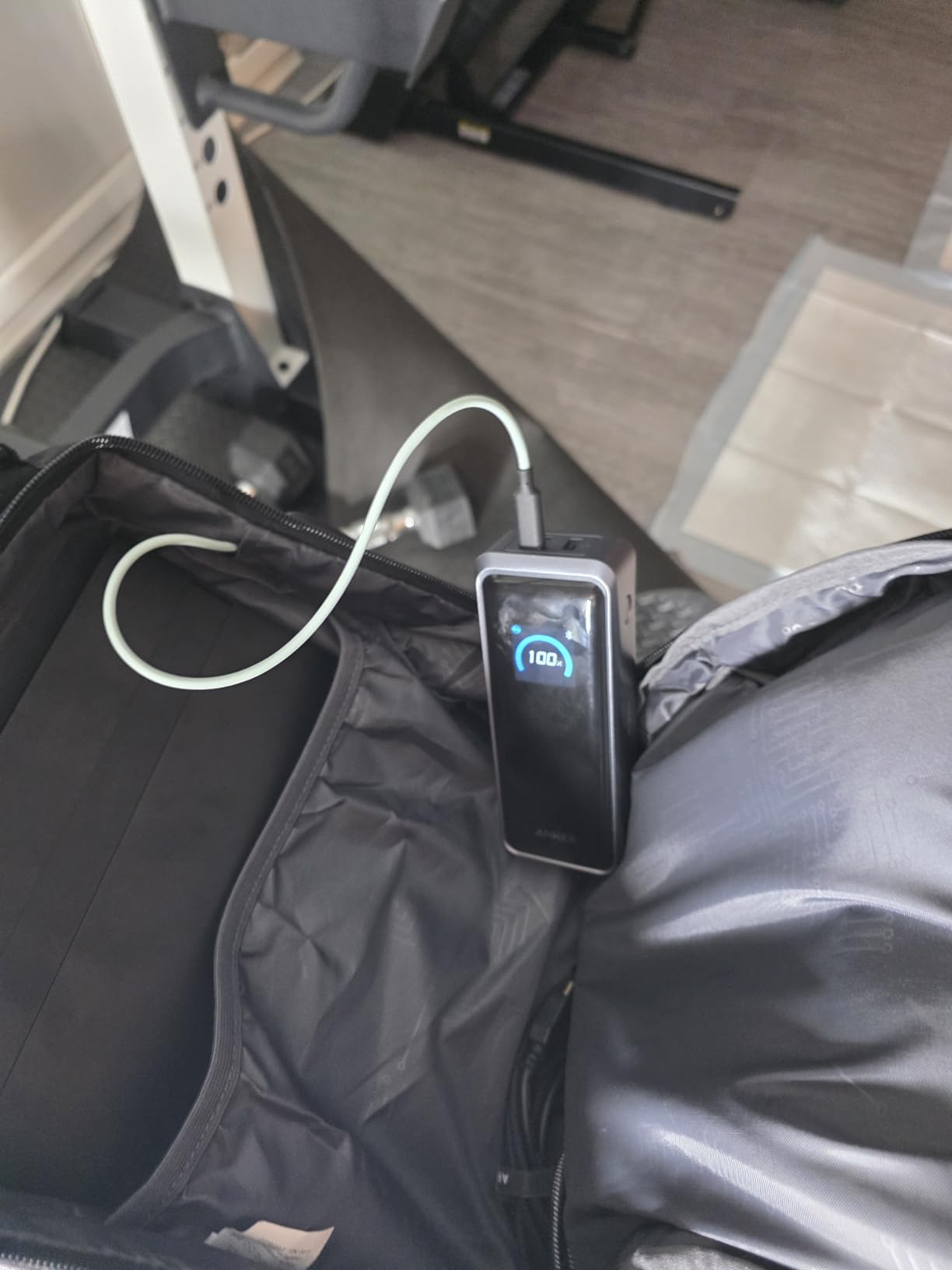 Swissdigital Design Travel Laptop Backpack, College Laptops Backpack with USB Charging Port for Men and Women Fits 16 Inch Notebook, Black | SD1670-01 customer photo 1