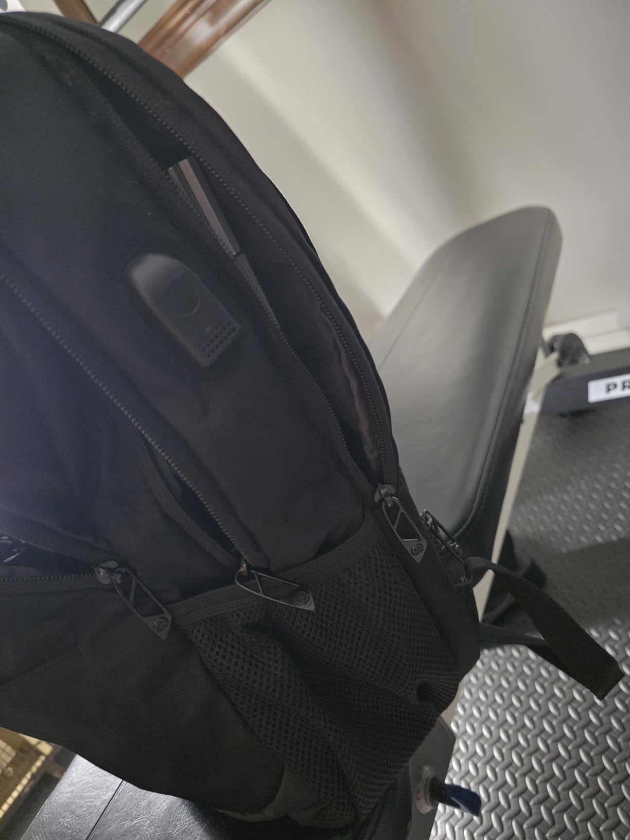 Swissdigital Design Travel Laptop Backpack, College Laptops Backpack with USB Charging Port for Men and Women Fits 16 Inch Notebook, Black | SD1670-01 customer photo 2