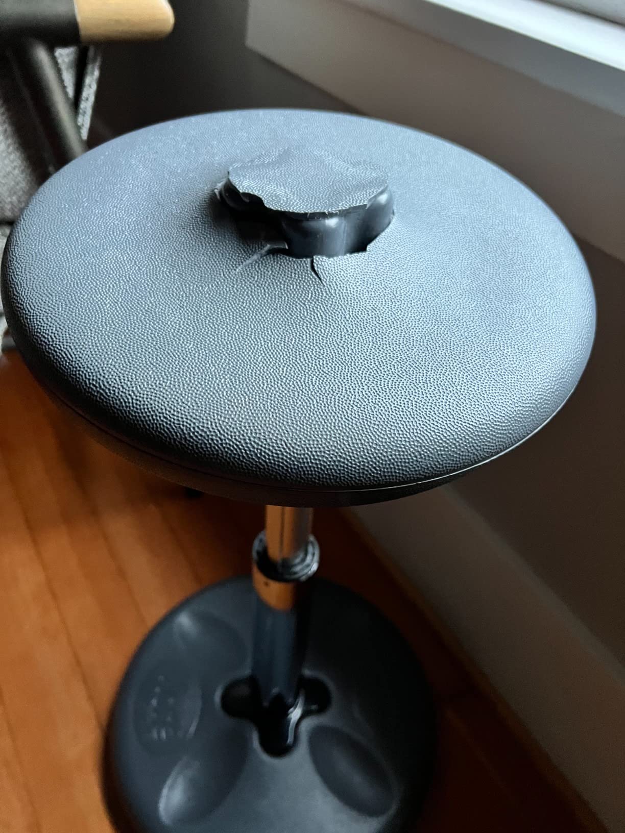 KORE DESIGN Adjustable Wobble Stool Chair, Girls + Boys Kid Desk Stools, Ergonomic Small Office Chairs, Flexible Seating, Active Kids, ADD/ADHD, Classroom, Home, Age 6-11, Standard (14-19in) Pale Blue customer photo 2