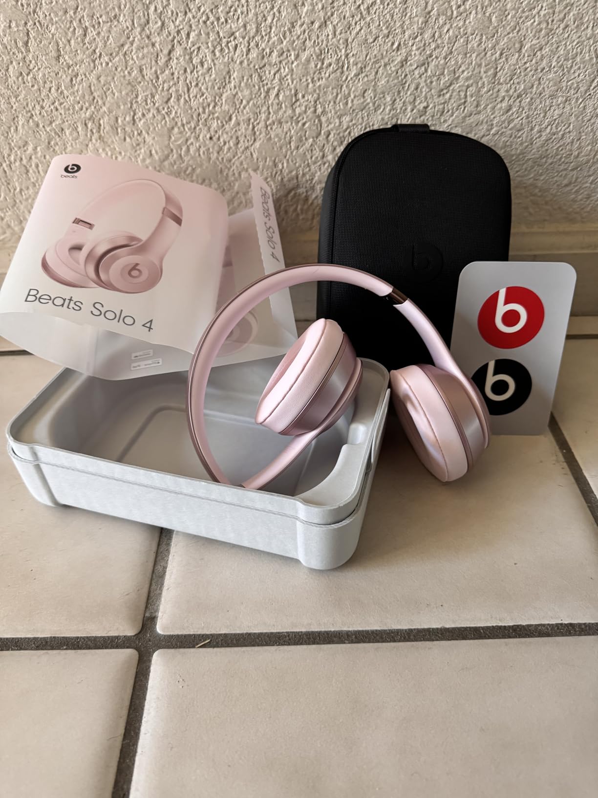 Beats Solo 4 - Wireless On-Ear Bluetooth Headphones customer photo 1