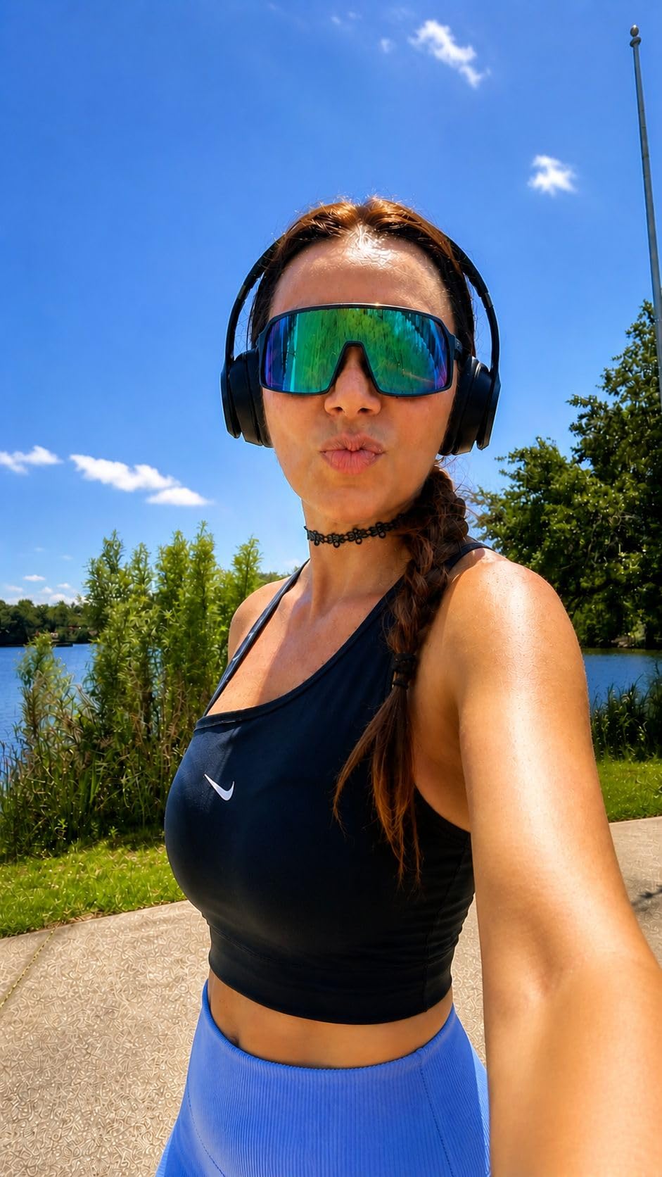 Beats Solo 4 - Wireless On-Ear Bluetooth Headphones customer photo 2