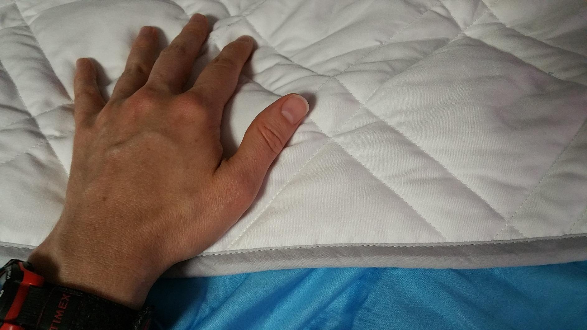 Aricove King Size Weighted Blanket, 22lbs, Cooling Weighted Blankets for Adults, Silky Soft Bamboo Viscose, 88x104 inches, Machine Washable, White customer photo 2