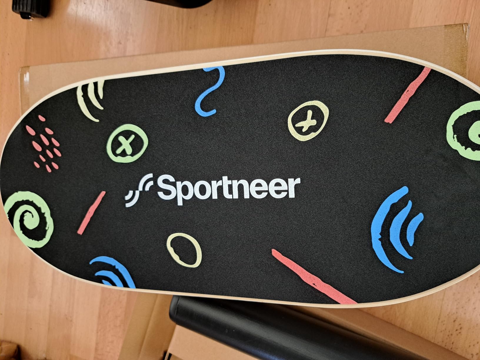 Sportneer Balance Board Kids Wooden Wobble Board for Kids, Safe and Sturdy Balance Trainer, Kids Balance Board for 3-5 6-12 (With Semi-circular Wobble Blocks) customer photo 1