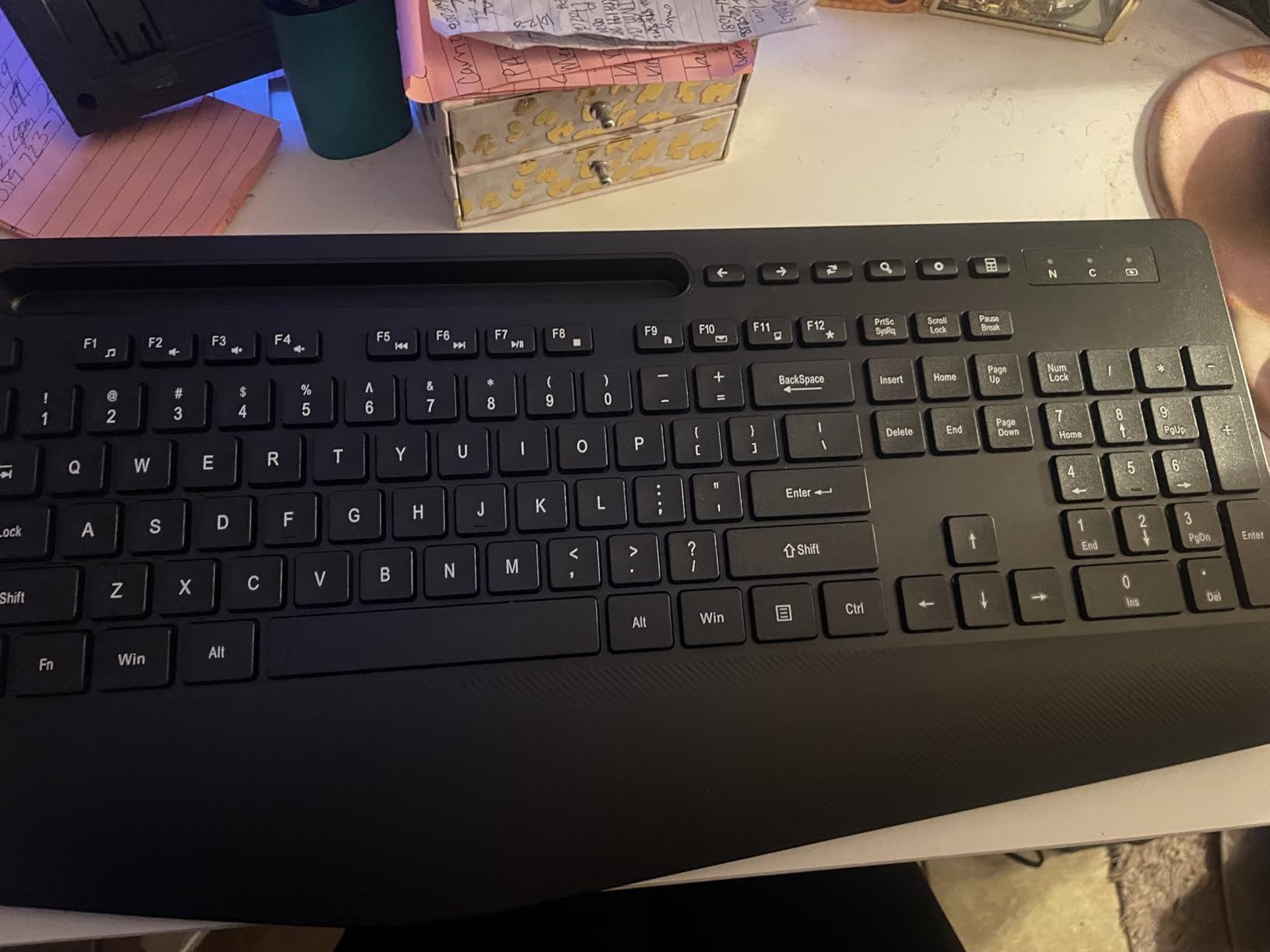 SABLUTE Wireless Keyboard and Mouse, Wrist Rest, Large Print, Phone Holder, 2.4G Ergonomic Keyboards Mouse Combo, KM23D Silent High Contrast Set for Low Vision and the Elderly, Battery Powered customer photo 1