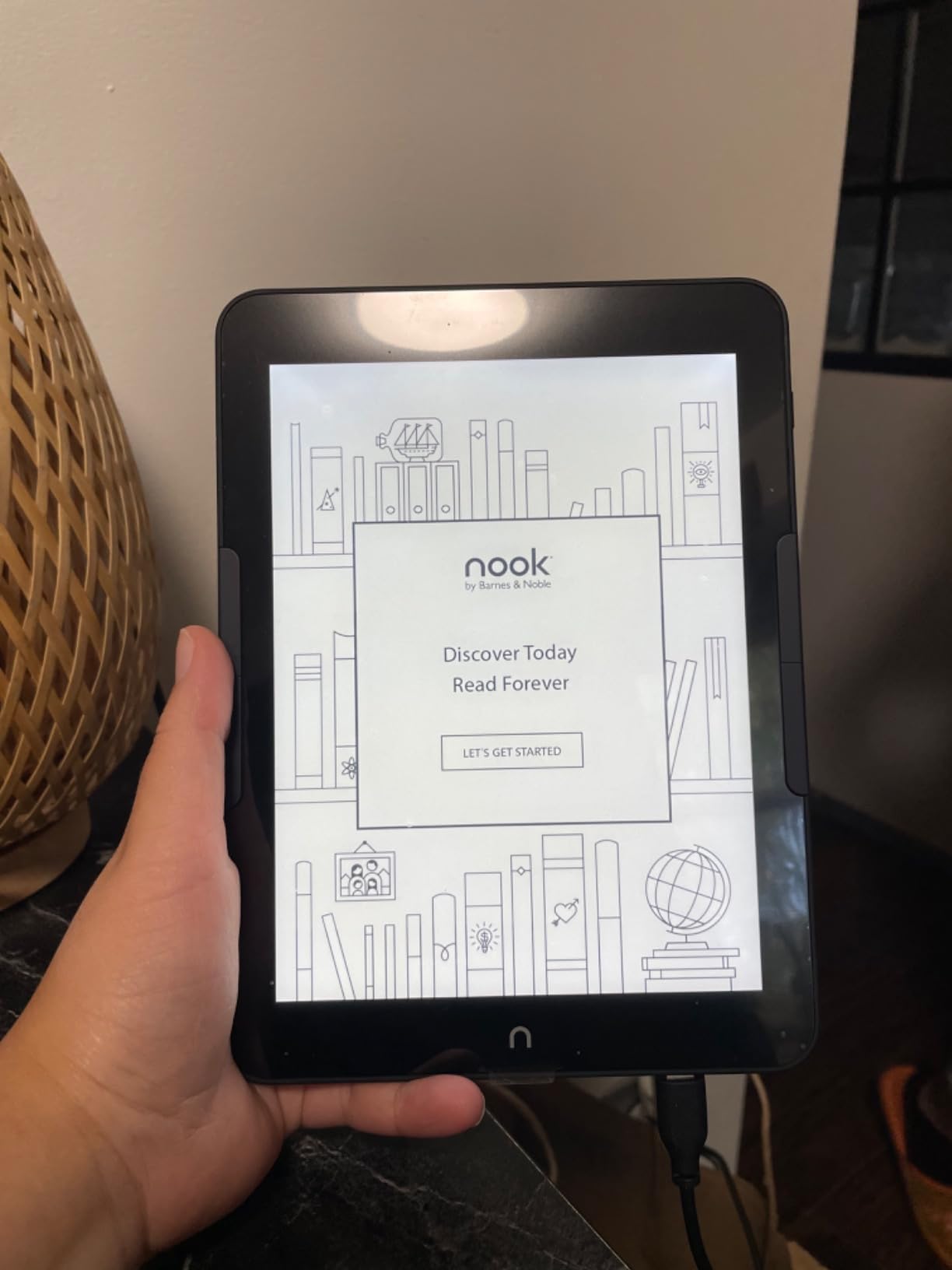 Barnes & Noble NOOK GlowLight 4 Plus eReader 7.8-inch 32GB BNRV1300 Waterproof (Renewed) - Black customer photo 1