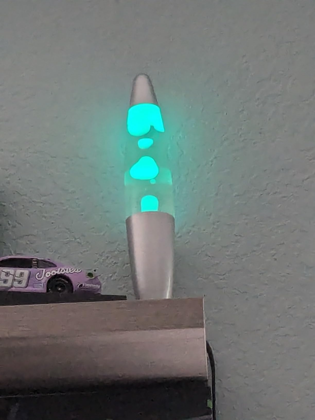 17 Colors Changing Liquid Motion Lamp with Remote, 13.5