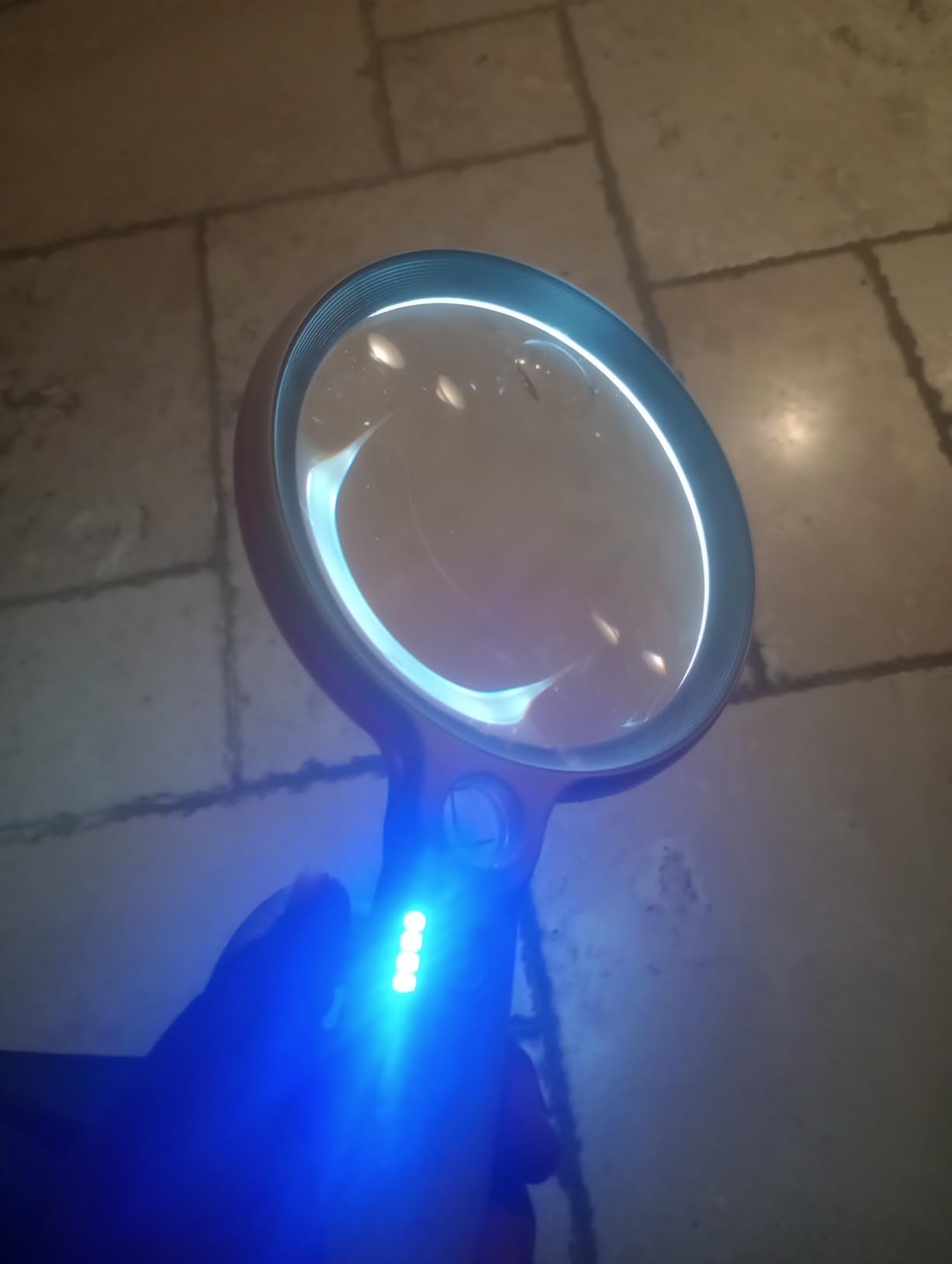 Large Magnifying Glass with 37 LED Light, 10X 20X 45X Handheld Illuminated Lighted Magnifier with 3 Light Modes Rechargeable Magnifying Glass for Seniors Reading, Inspection (White & Black) customer photo 2