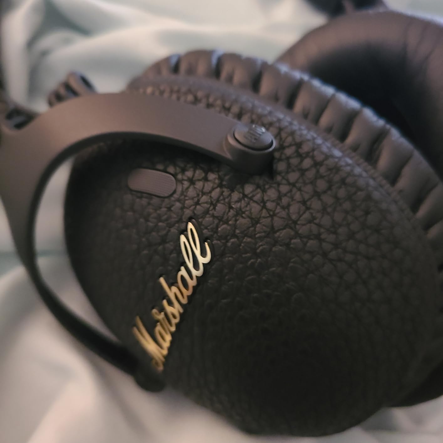 Marshall Monitor III A.N.C. Over-Ear Bluetooth Headphones - Active Noise Cancelling with Microphone | 100+ Hrs Wireless Playtime | Lightweight, Foldable Design for Travel - Black customer photo 1