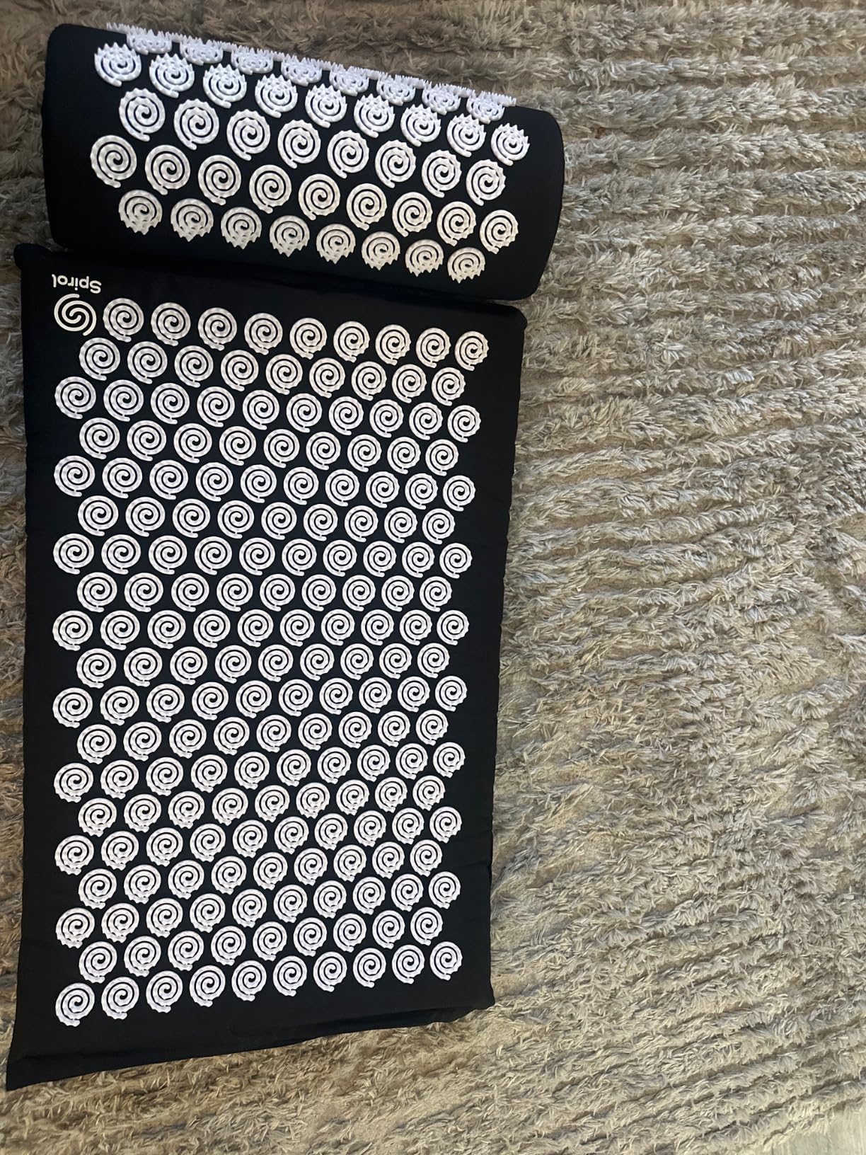 Spirol Acupressure Mat and Pillow Set for Back, Neck and Shoulder Pain Relief, with Flexible Acupressure Spikes, Includes Carry Bag (Onyx) customer photo 1