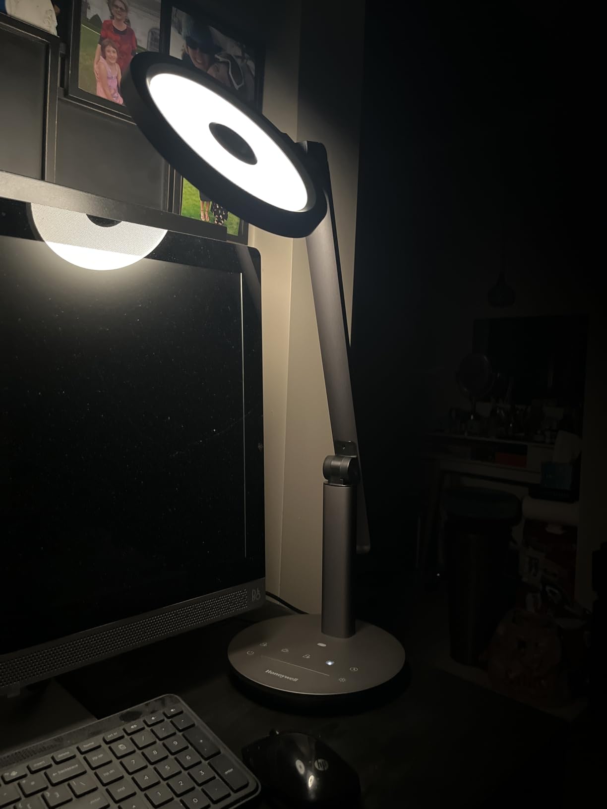 Honeywell Desk Lamp for Home Office, H6 Sunturalux Eye-Caring Led Desk Light, 800LM Dimmable Desk Lamp with Timer, Touch Control Tall Desk Reading Light, Table Lamp for Circle Webcam, Study, Bedroom customer photo 1