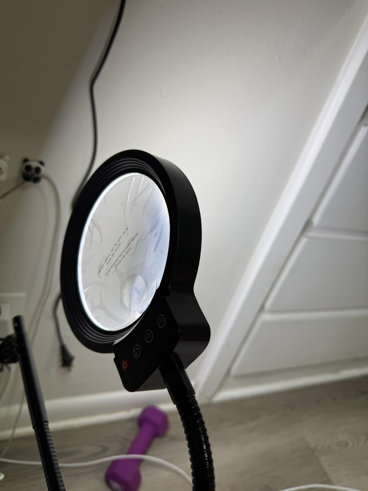 30X 10X Large Floor Magnifying Glass with Light and Stand,72 LED Flexible Gooseneck Floor Magnifying Lamp,2 in 1 Lighted Magnifiers for Close Work, Sewing,Crafts,Hobbies(Black) customer photo 1