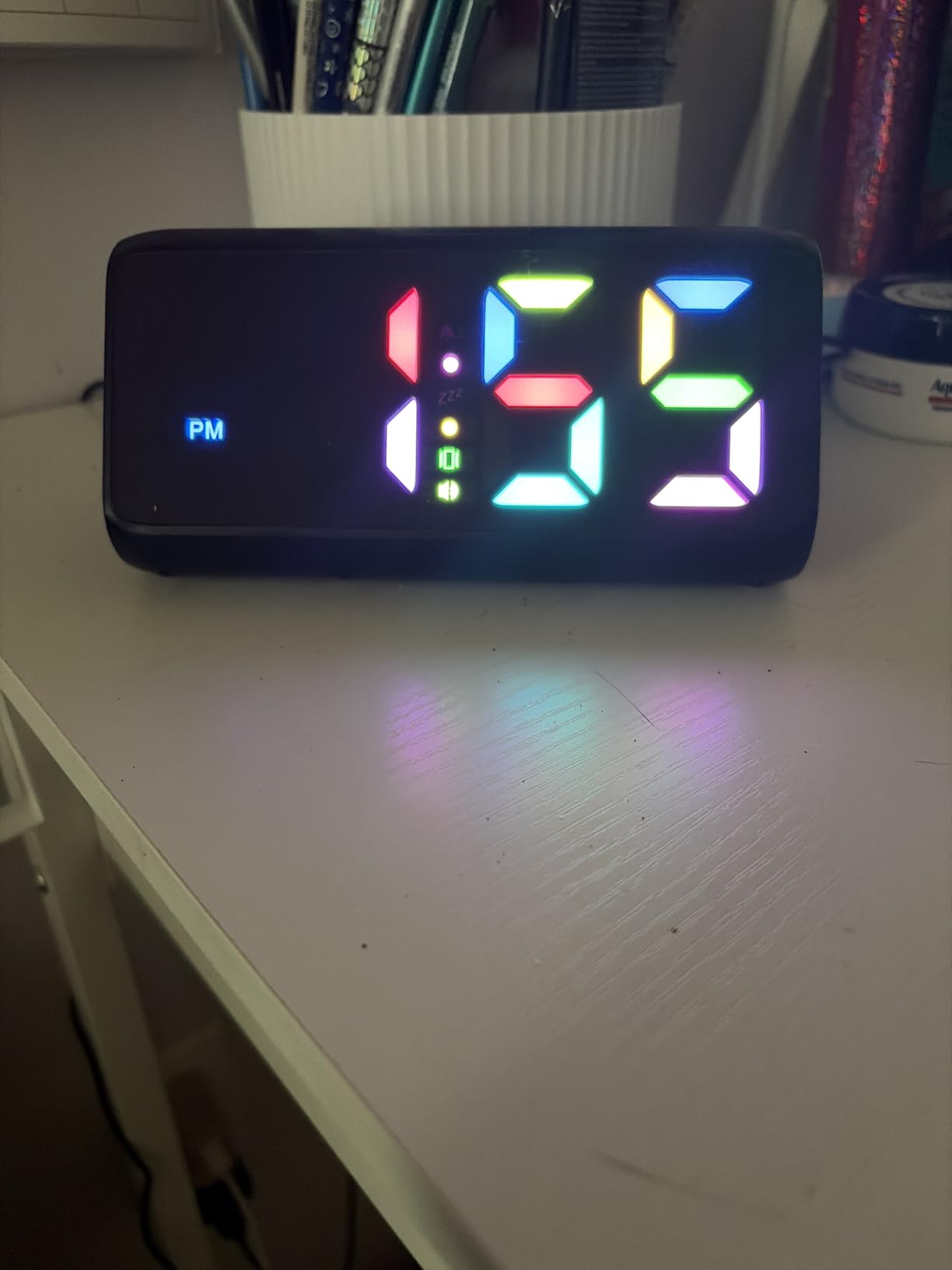 Netzu Loud Alarm Clock for Heavy Sleepers, Plug-in RGB Vibrating Alarm Clocks with Bed Shaker, 5 Dimmers, 2 Alarms and Snooze for Bedrooms Hearing Impaired Deaf Adults (Black) customer photo 1