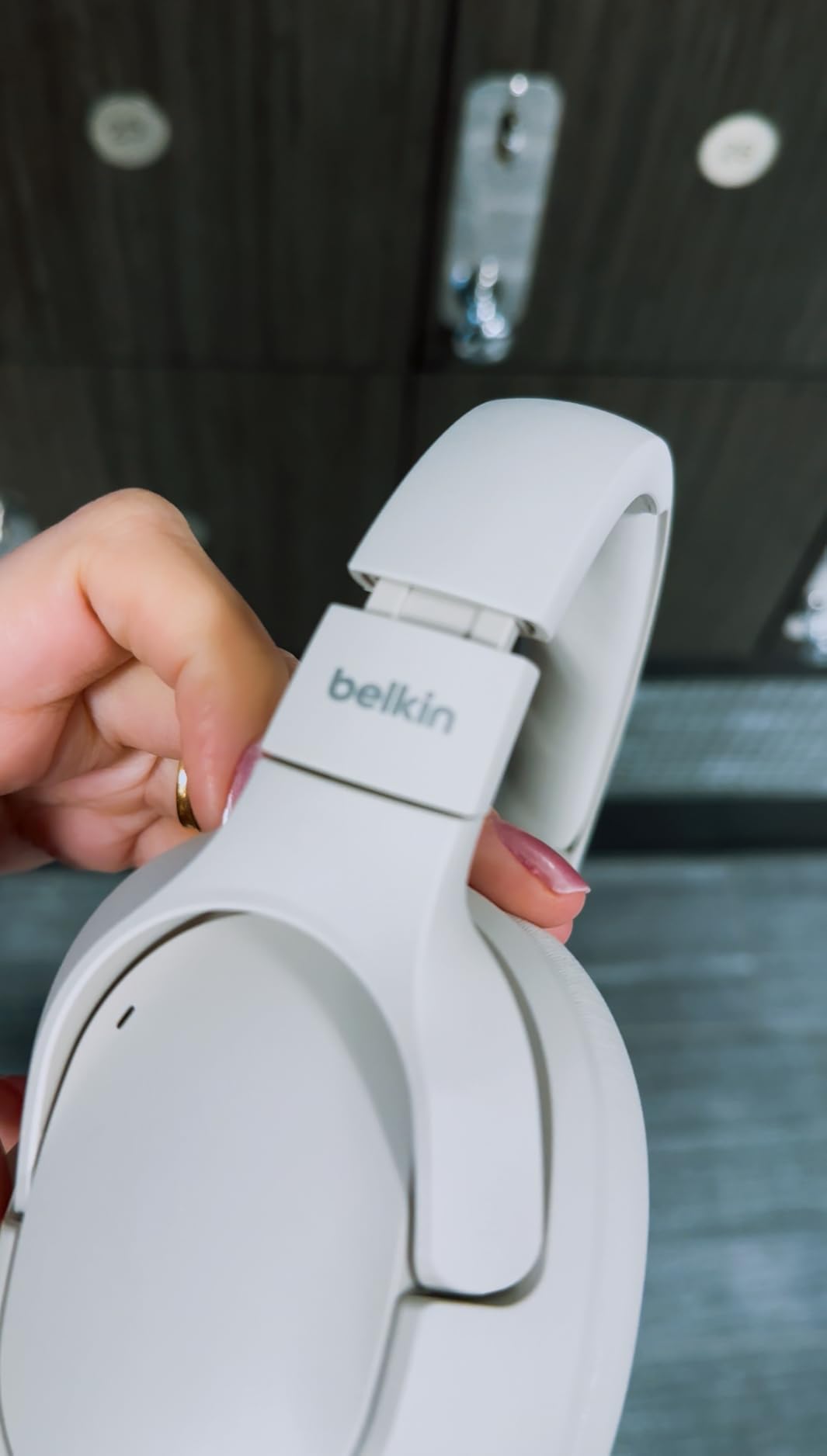 Belkin SoundForm Isolate Bluetooth Over-Ear Headphones customer photo 1